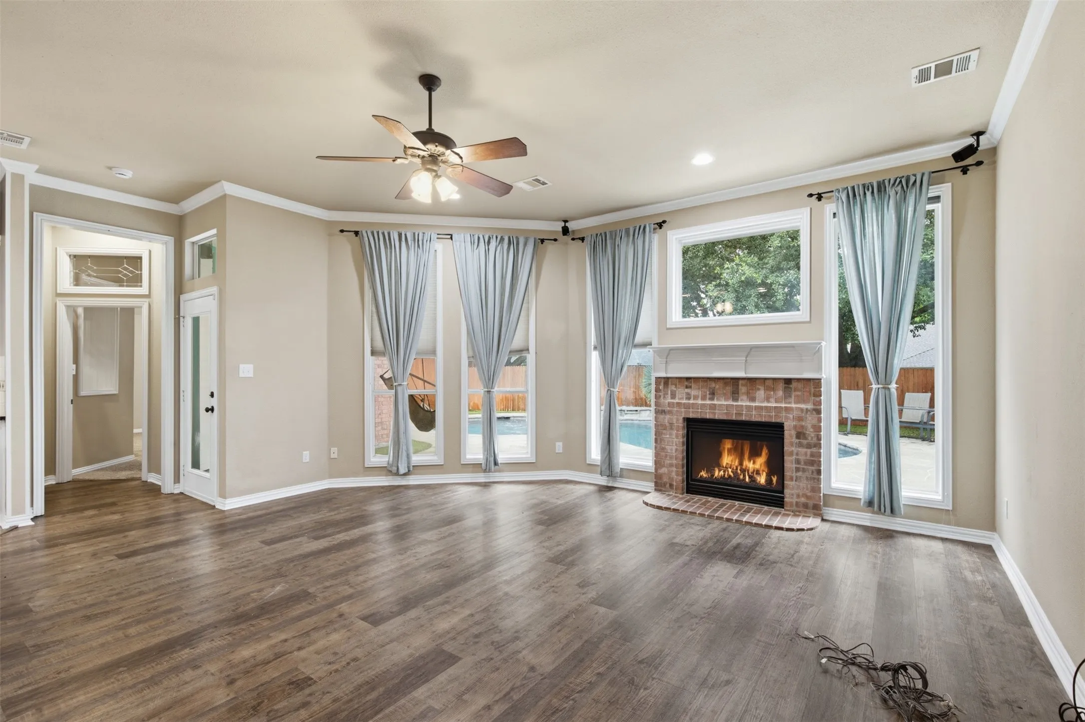 Single Family Residence For Sale in Tarrant County , 1109 Brook Arbor Drive, Mansfield, Texas 76063, 4 Bedroom, 2 Bathroom, 2 Garage spaces, 2,443 Sqft, built in 1998, mls#21304550, Real Estate Agent in Mansfield, Homes For Sale in Tarrant county, Homes For Sale in Mansfield, Realtor in Mansfield Texas, Real Estate Brokerage Independent Realty Texas, Luminita Cordes Realtor
