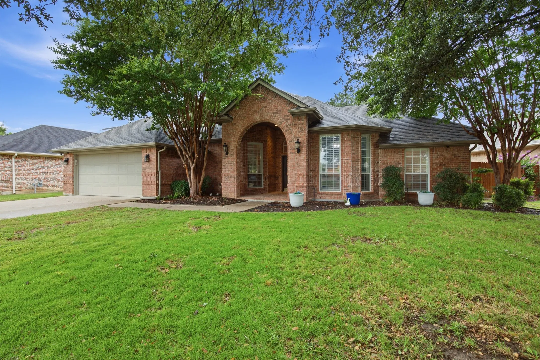 Single Family Residence For Sale in Tarrant County , 1109 Brook Arbor Drive, Mansfield, Texas 76063, 4 Bedroom, 2 Bathroom, 2 Garage spaces, 2,443 Sqft, built in 1998, mls#21304550, Real Estate Agent in Mansfield, Homes For Sale in Tarrant county, Homes For Sale in Mansfield, Realtor in Mansfield Texas, Real Estate Brokerage Independent Realty Texas, Luminita Cordes Realtor