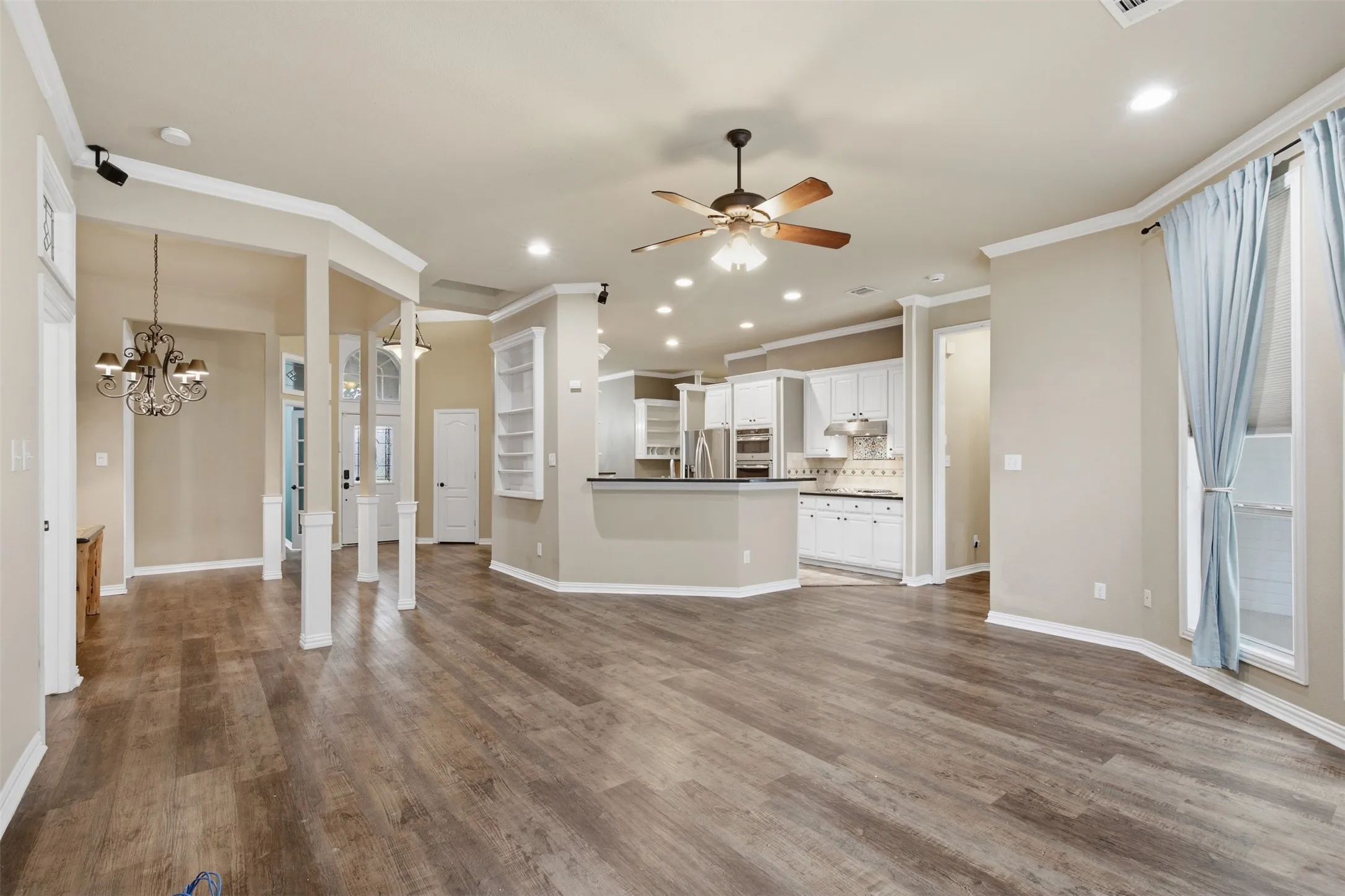 Single Family Residence For Sale in Tarrant County , 1109 Brook Arbor Drive, Mansfield, Texas 76063, 4 Bedroom, 2 Bathroom, 2 Garage spaces, 2,443 Sqft, built in 1998, mls#21304550, Real Estate Agent in Mansfield, Homes For Sale in Tarrant county, Homes For Sale in Mansfield, Realtor in Mansfield Texas, Real Estate Brokerage Independent Realty Texas, Luminita Cordes Realtor