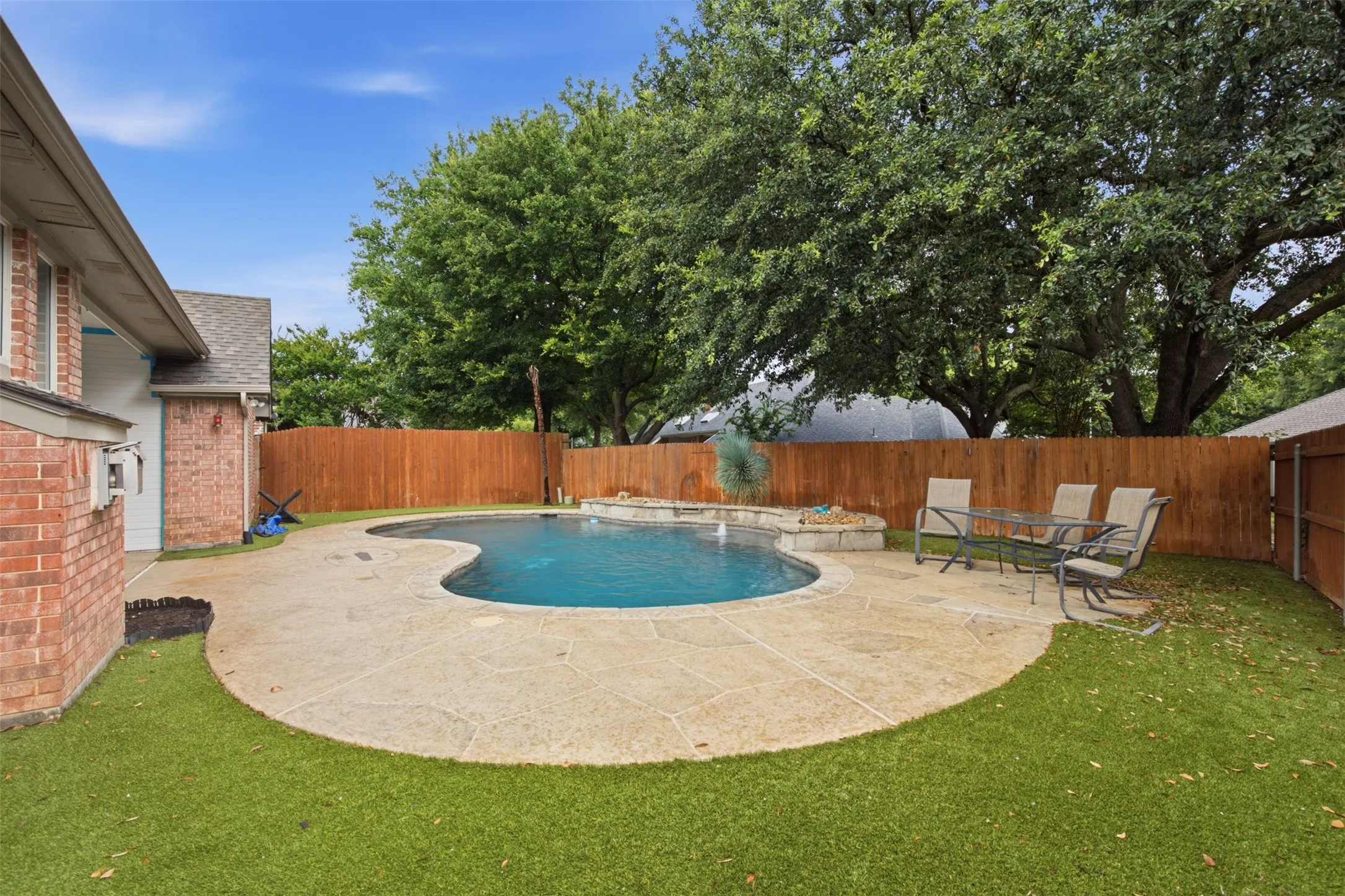 Single Family Residence For Sale in Tarrant County , 1109 Brook Arbor Drive, Mansfield, Texas 76063, 4 Bedroom, 2 Bathroom, 2 Garage spaces, 2,443 Sqft, built in 1998, mls#21304550, Real Estate Agent in Mansfield, Homes For Sale in Tarrant county, Homes For Sale in Mansfield, Realtor in Mansfield Texas, Real Estate Brokerage Independent Realty Texas, Luminita Cordes Realtor