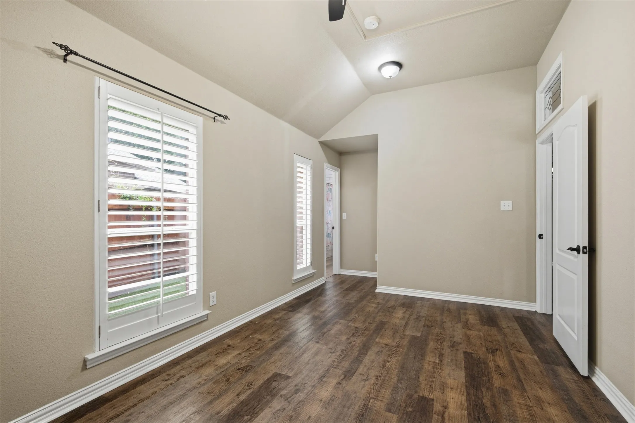 Single Family Residence For Sale in Tarrant County , 1109 Brook Arbor Drive, Mansfield, Texas 76063, 4 Bedroom, 2 Bathroom, 2 Garage spaces, 2,443 Sqft, built in 1998, mls#21304550, Real Estate Agent in Mansfield, Homes For Sale in Tarrant county, Homes For Sale in Mansfield, Realtor in Mansfield Texas, Real Estate Brokerage Independent Realty Texas, Luminita Cordes Realtor