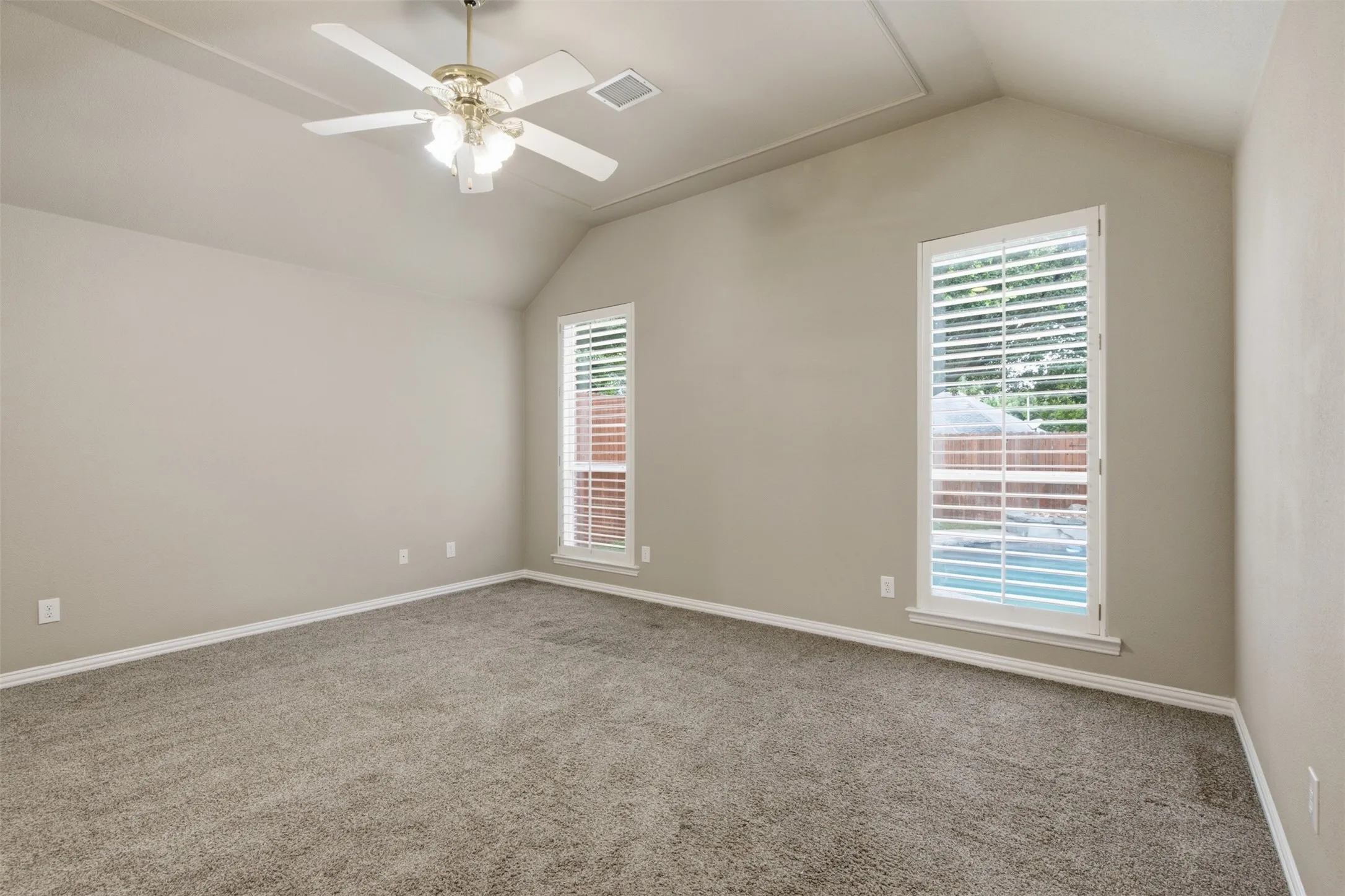 Single Family Residence For Sale in Tarrant County , 1109 Brook Arbor Drive, Mansfield, Texas 76063, 4 Bedroom, 2 Bathroom, 2 Garage spaces, 2,443 Sqft, built in 1998, mls#21304550, Real Estate Agent in Mansfield, Homes For Sale in Tarrant county, Homes For Sale in Mansfield, Realtor in Mansfield Texas, Real Estate Brokerage Independent Realty Texas, Luminita Cordes Realtor