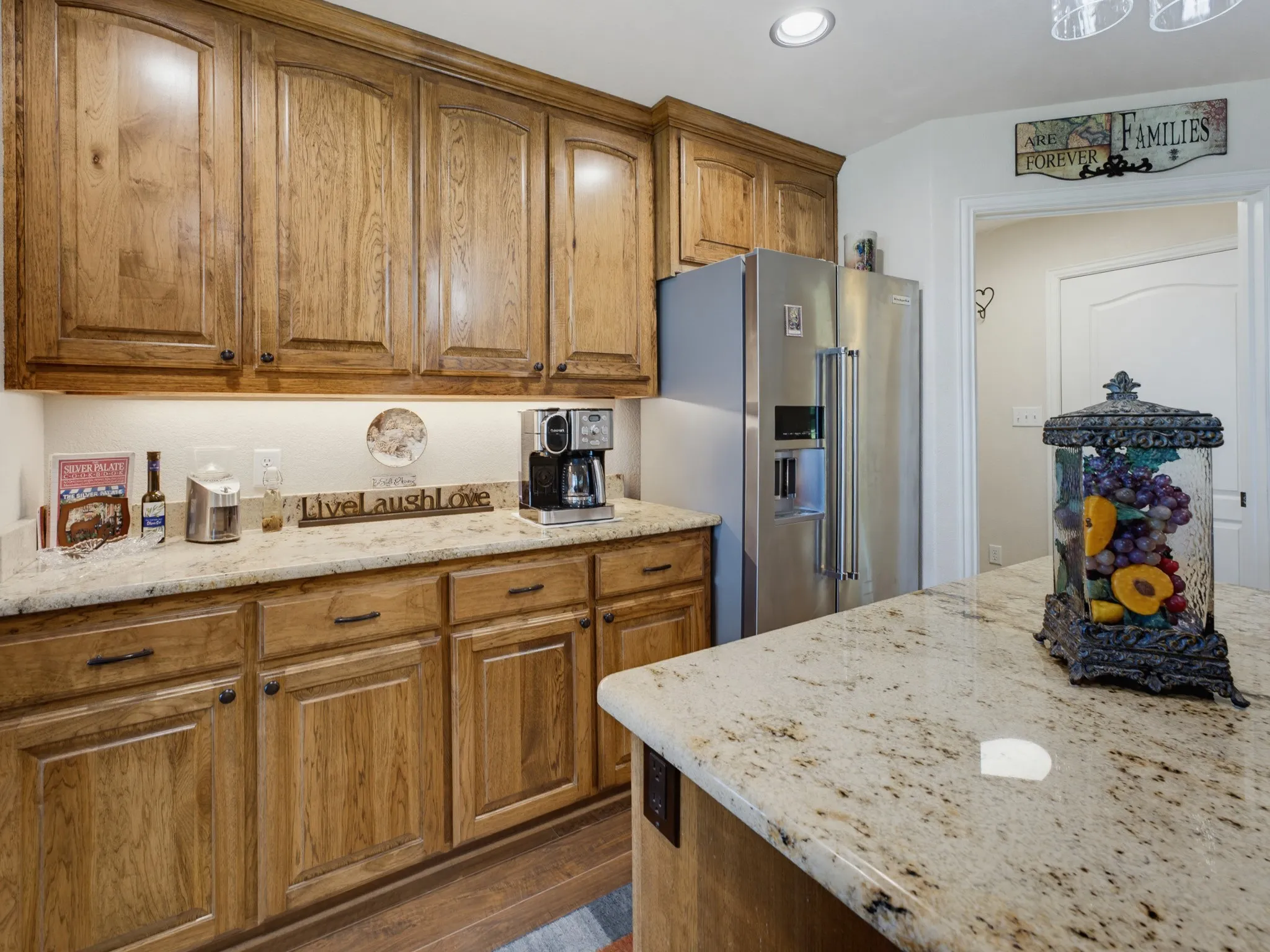 Single Family Residence For Sale in Wise County , 711 Crows Point, Lake Bridgeport, Texas 76426, 3 Bedroom, 2 Bathroom, 2 Garage spaces, 2,200 Sqft, built in 2018, mls#21309238, Real Estate Agent in Lake Bridgeport, Homes For Sale in Wise county, Homes For Sale in Lake Bridgeport, Realtor in Lake Bridgeport Texas, Real Estate Brokerage Independent Realty Texas, Luminita Cordes Realtor