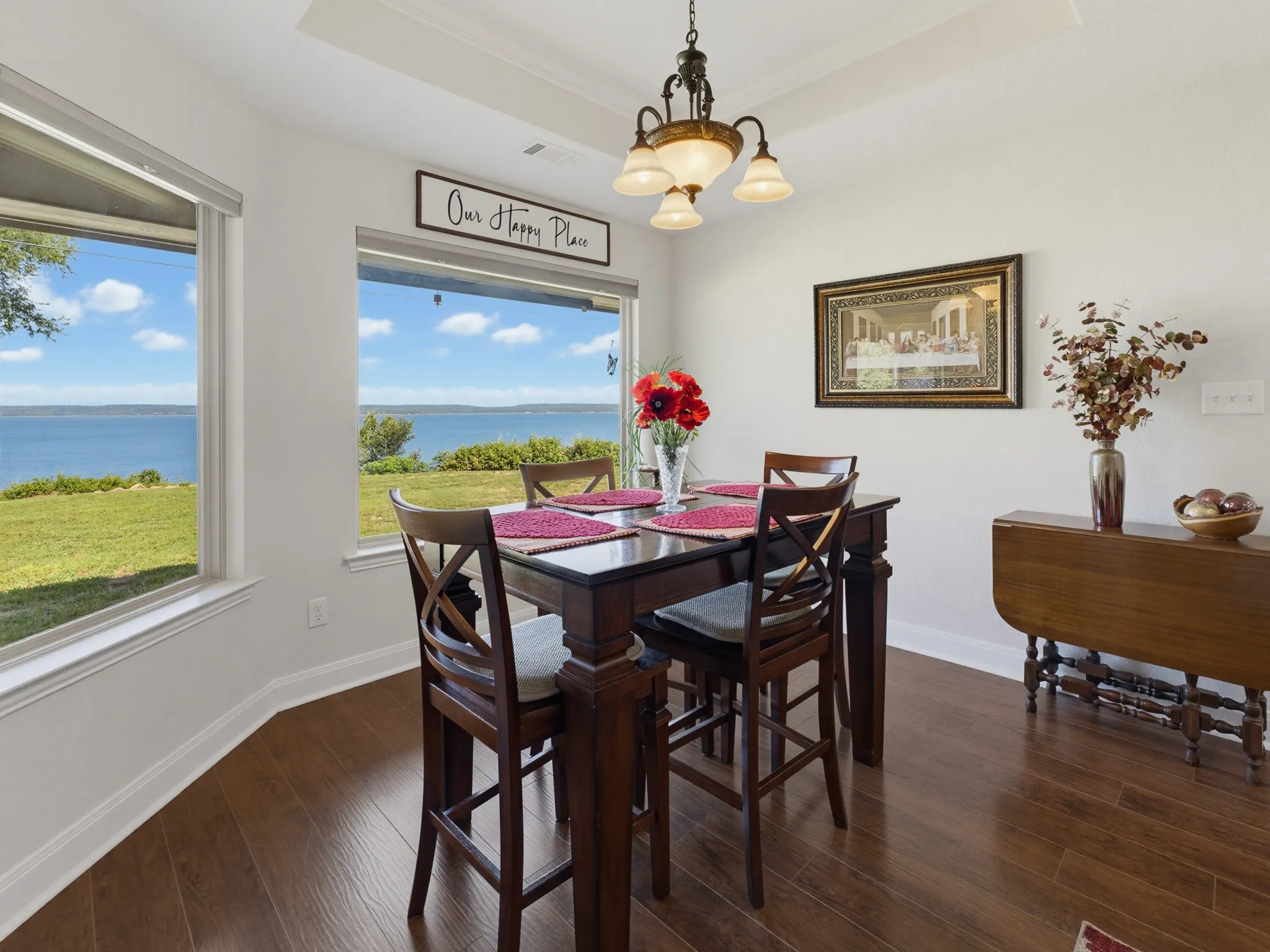 Single Family Residence For Sale in Wise County , 711 Crows Point, Lake Bridgeport, Texas 76426, 3 Bedroom, 2 Bathroom, 2 Garage spaces, 2,200 Sqft, built in 2018, mls#21309238, Real Estate Agent in Lake Bridgeport, Homes For Sale in Wise county, Homes For Sale in Lake Bridgeport, Realtor in Lake Bridgeport Texas, Real Estate Brokerage Independent Realty Texas, Luminita Cordes Realtor