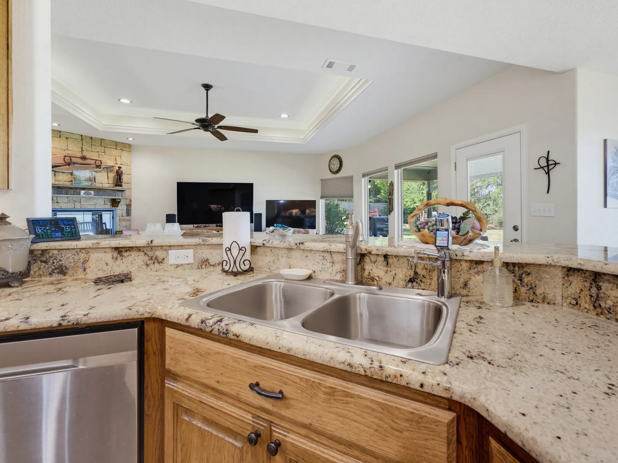 Single Family Residence For Sale in Wise County , 711 Crows Point, Lake Bridgeport, Texas 76426, 3 Bedroom, 2 Bathroom, 2 Garage spaces, 2,200 Sqft, built in 2018, mls#21309238, Real Estate Agent in Lake Bridgeport, Homes For Sale in Wise county, Homes For Sale in Lake Bridgeport, Realtor in Lake Bridgeport Texas, Real Estate Brokerage Independent Realty Texas, Luminita Cordes Realtor