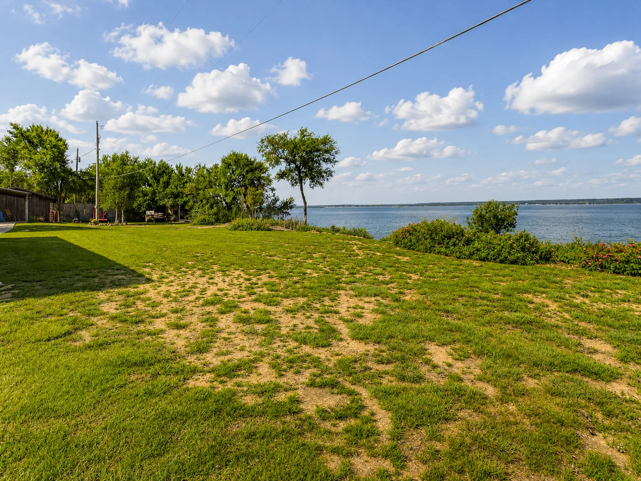 Single Family Residence For Sale in Wise County , 711 Crows Point, Lake Bridgeport, Texas 76426, 3 Bedroom, 2 Bathroom, 2 Garage spaces, 2,200 Sqft, built in 2018, mls#21309238, Real Estate Agent in Lake Bridgeport, Homes For Sale in Wise county, Homes For Sale in Lake Bridgeport, Realtor in Lake Bridgeport Texas, Real Estate Brokerage Independent Realty Texas, Luminita Cordes Realtor