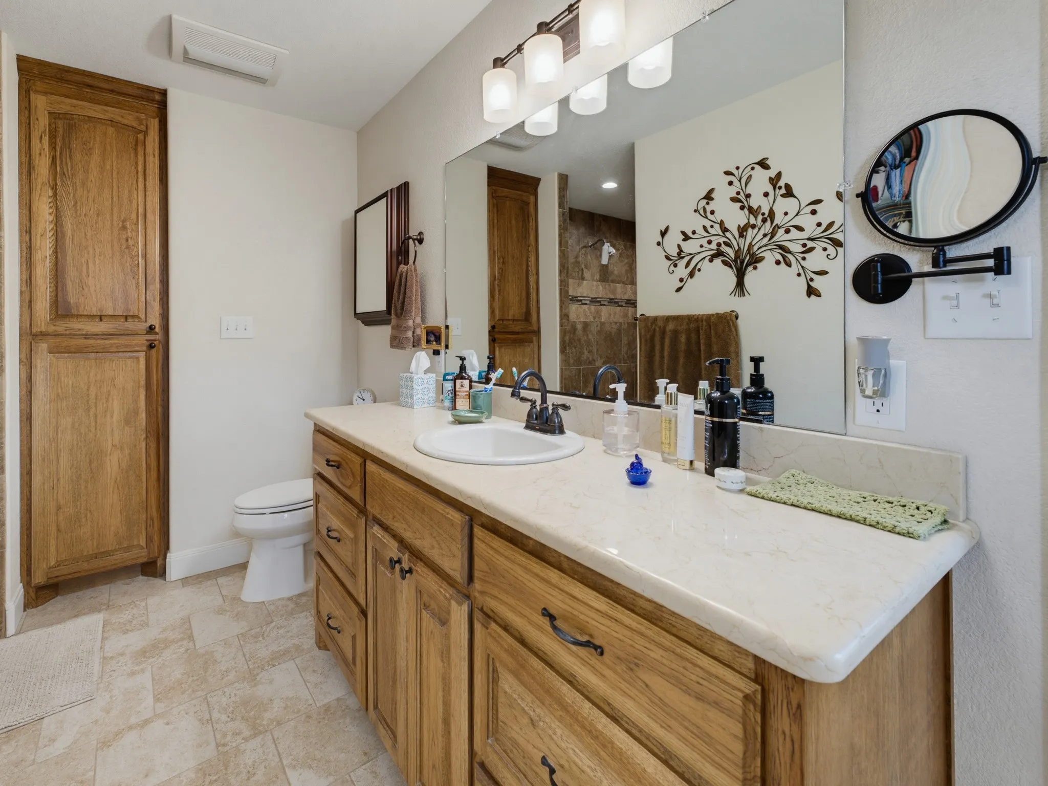 Single Family Residence For Sale in Wise County , 711 Crows Point, Lake Bridgeport, Texas 76426, 3 Bedroom, 2 Bathroom, 2 Garage spaces, 2,200 Sqft, built in 2018, mls#21309238, Real Estate Agent in Lake Bridgeport, Homes For Sale in Wise county, Homes For Sale in Lake Bridgeport, Realtor in Lake Bridgeport Texas, Real Estate Brokerage Independent Realty Texas, Luminita Cordes Realtor