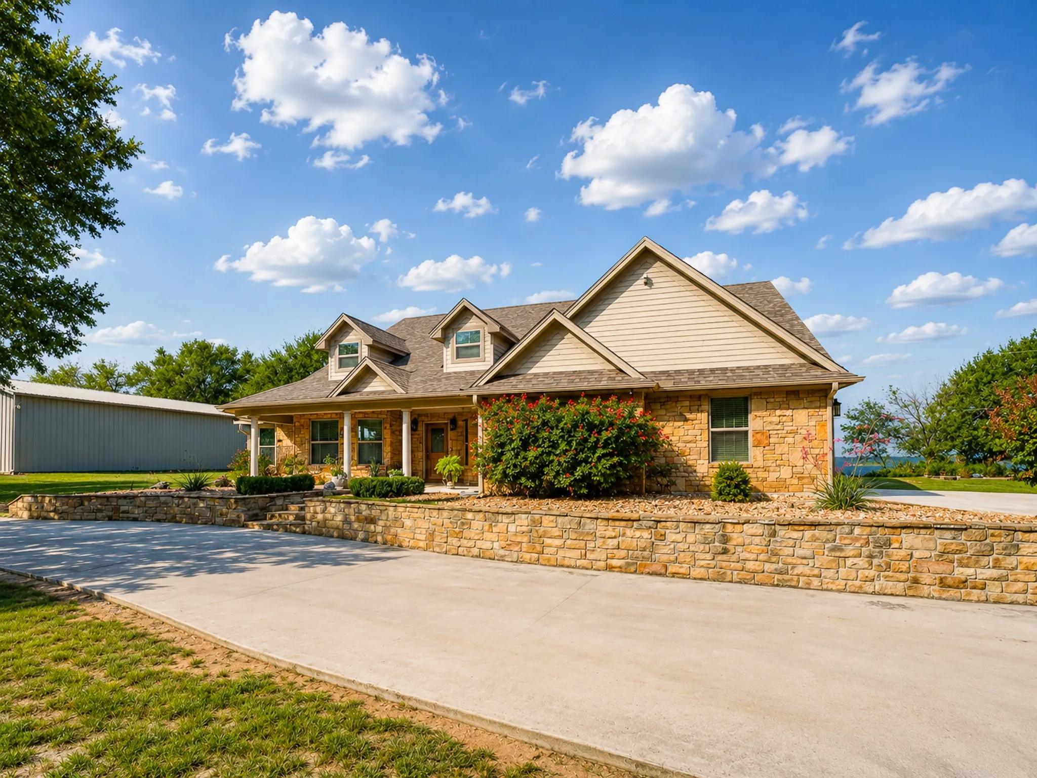 Single Family Residence For Sale in Wise County , 711 Crows Point, Lake Bridgeport, Texas 76426, 3 Bedroom, 2 Bathroom, 2 Garage spaces, 2,200 Sqft, built in 2018, mls#21309238, Real Estate Agent in Lake Bridgeport, Homes For Sale in Wise county, Homes For Sale in Lake Bridgeport, Realtor in Lake Bridgeport Texas, Real Estate Brokerage Independent Realty Texas, Luminita Cordes Realtor