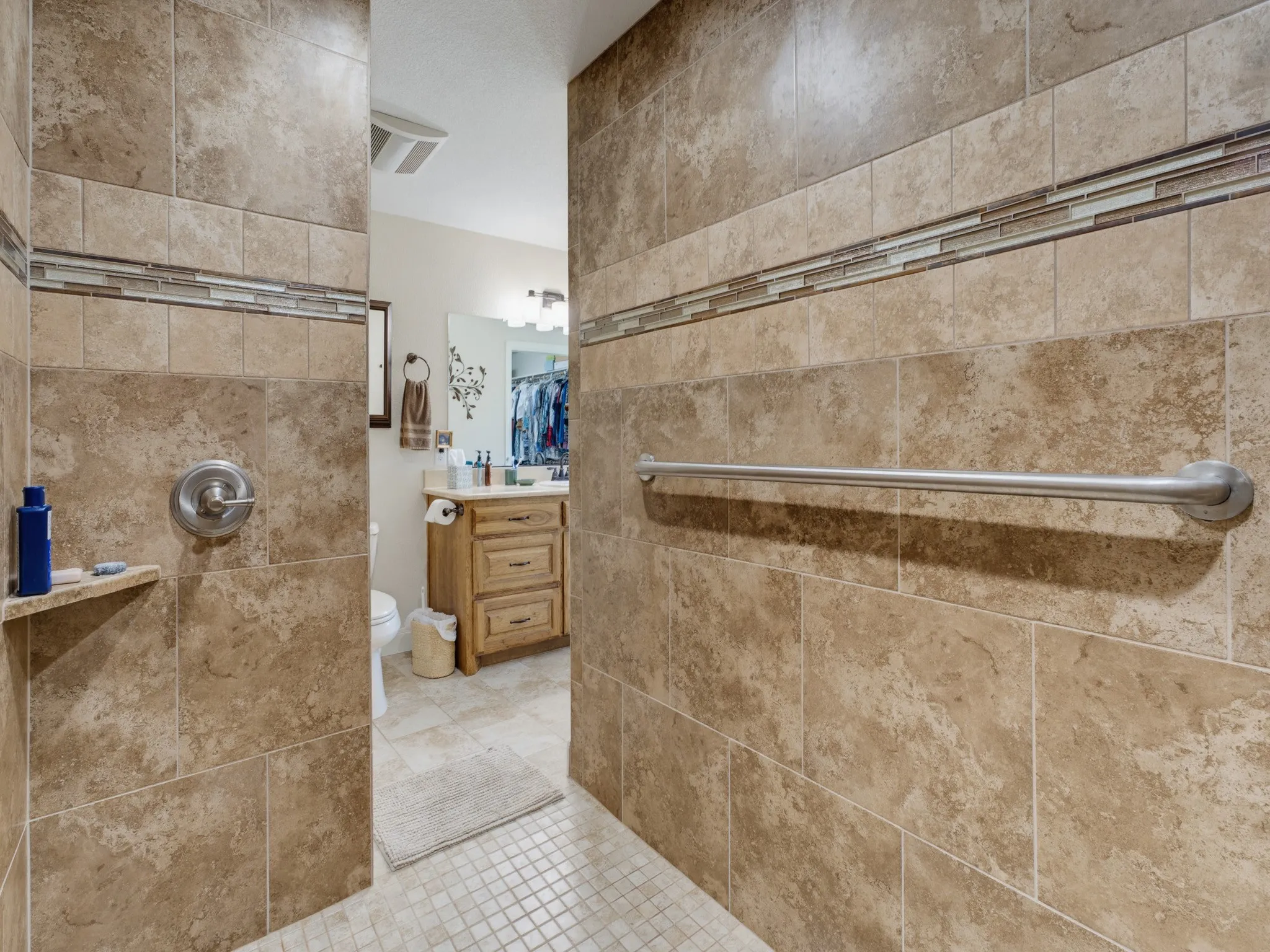 Single Family Residence For Sale in Wise County , 711 Crows Point, Lake Bridgeport, Texas 76426, 3 Bedroom, 2 Bathroom, 2 Garage spaces, 2,200 Sqft, built in 2018, mls#21309238, Real Estate Agent in Lake Bridgeport, Homes For Sale in Wise county, Homes For Sale in Lake Bridgeport, Realtor in Lake Bridgeport Texas, Real Estate Brokerage Independent Realty Texas, Luminita Cordes Realtor