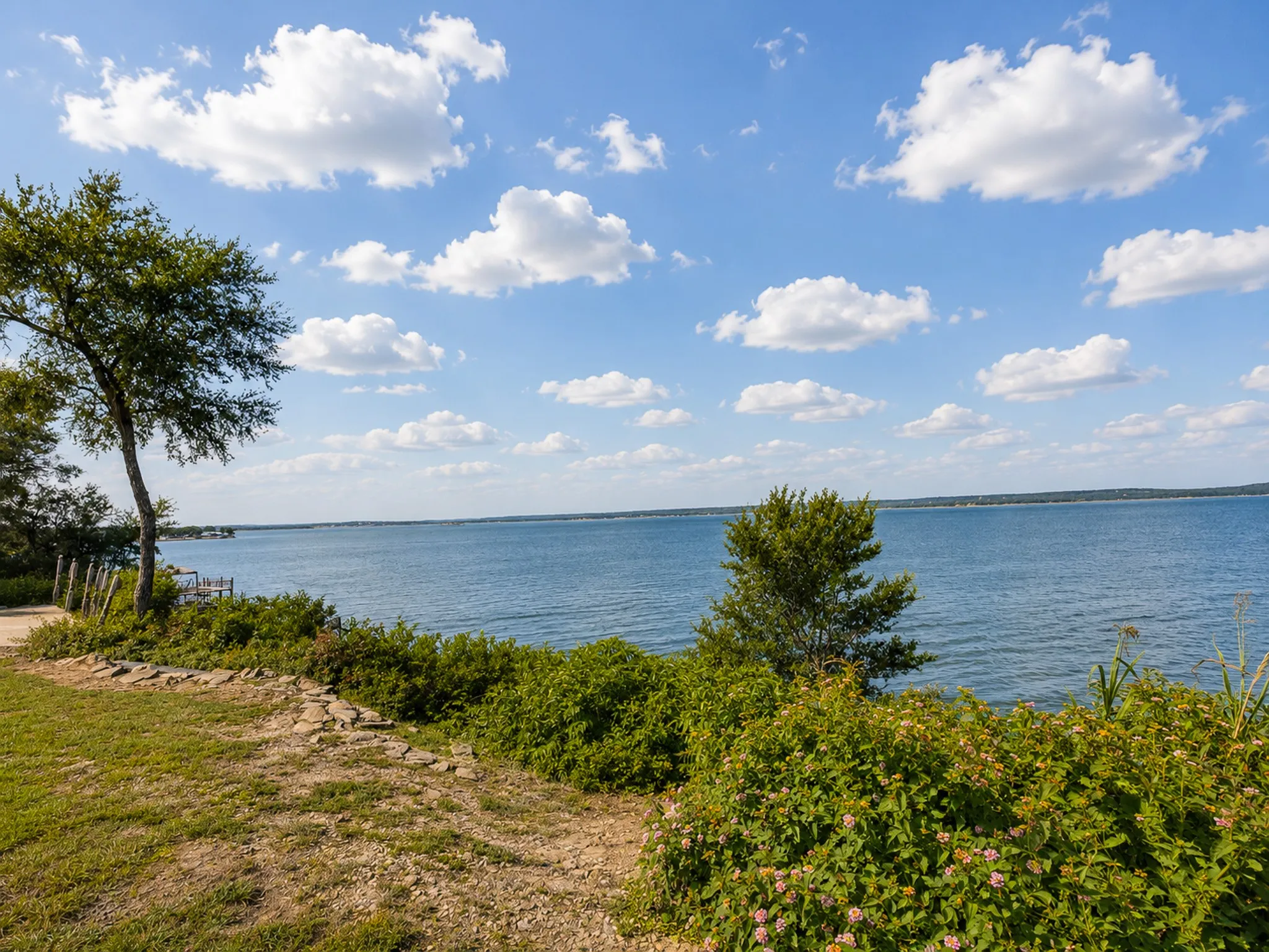 Single Family Residence For Sale in Wise County , 711 Crows Point, Lake Bridgeport, Texas 76426, 3 Bedroom, 2 Bathroom, 2 Garage spaces, 2,200 Sqft, built in 2018, mls#21309238, Real Estate Agent in Lake Bridgeport, Homes For Sale in Wise county, Homes For Sale in Lake Bridgeport, Realtor in Lake Bridgeport Texas, Real Estate Brokerage Independent Realty Texas, Luminita Cordes Realtor