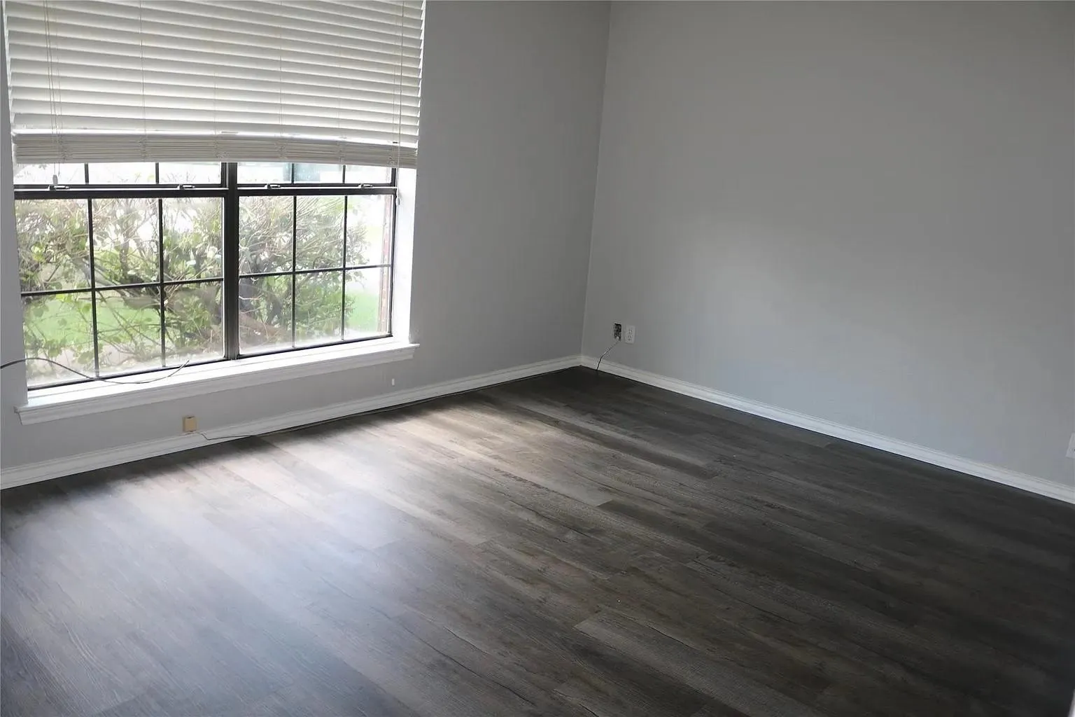 Duplex For Rent in Tarrant County , 627 Cherry Lane, Southlake, Texas 76092, 2 Bedrooms, 2 Bathrooms, Garage spaces, 1,216 Sqft, built in 1984, Price $2,298, mls#21310381, Real Estate Agent in Southlake, Homes For Rent in Tarrant county, Homes For Rent in Southlake, Realtor in Southlake Texas, Real Estate Brokerage Independent Realty Texas, Luminita Cordes Realtor