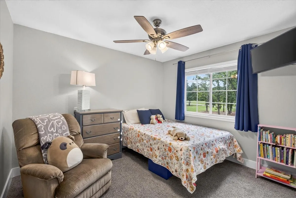 Single Family Residence For Sale in Henderson County , 114 Lakewood Road, Trinidad, Texas 75163, 3 Bedroom, 3 Bathroom, 2 Garage spaces, 2,153 Sqft, built in 2020, mls#21308979, Real Estate Agent in Trinidad, Homes For Sale in Henderson county, Homes For Sale in Trinidad, Realtor in Trinidad Texas, Real Estate Brokerage Independent Realty Texas, Luminita Cordes Realtor
