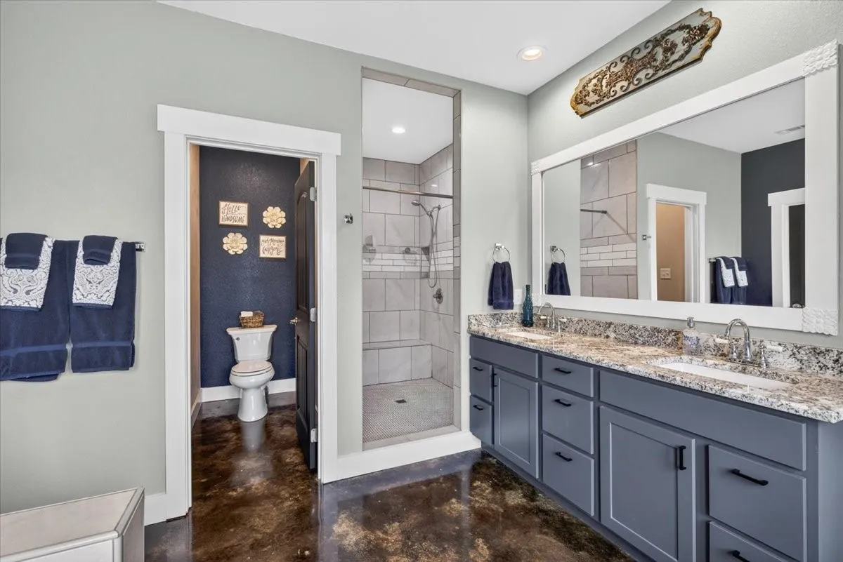 Single Family Residence For Sale in Henderson County , 114 Lakewood Road, Trinidad, Texas 75163, 3 Bedroom, 3 Bathroom, 2 Garage spaces, 2,153 Sqft, built in 2020, mls#21308979, Real Estate Agent in Trinidad, Homes For Sale in Henderson county, Homes For Sale in Trinidad, Realtor in Trinidad Texas, Real Estate Brokerage Independent Realty Texas, Luminita Cordes Realtor