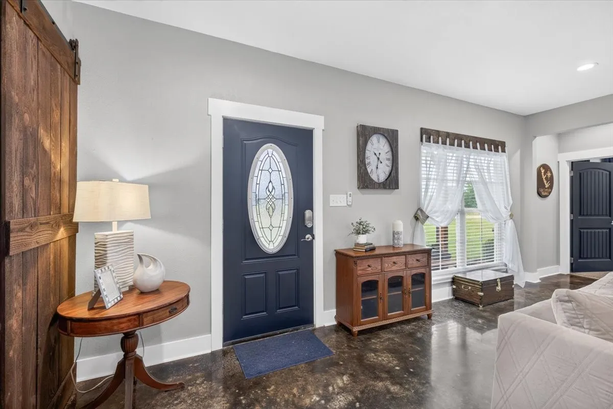 Single Family Residence For Sale in Henderson County , 114 Lakewood Road, Trinidad, Texas 75163, 3 Bedroom, 3 Bathroom, 2 Garage spaces, 2,153 Sqft, built in 2020, mls#21308979, Real Estate Agent in Trinidad, Homes For Sale in Henderson county, Homes For Sale in Trinidad, Realtor in Trinidad Texas, Real Estate Brokerage Independent Realty Texas, Luminita Cordes Realtor