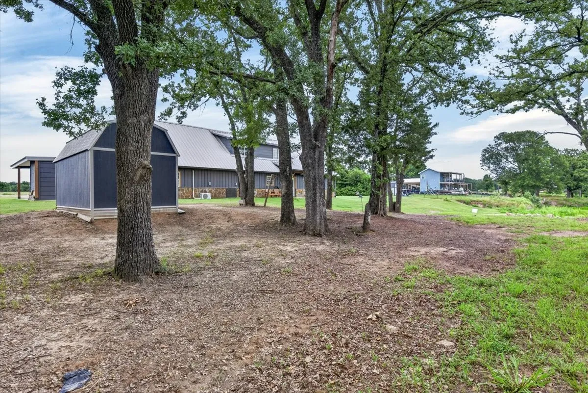 Single Family Residence For Sale in Henderson County , 114 Lakewood Road, Trinidad, Texas 75163, 3 Bedroom, 3 Bathroom, 2 Garage spaces, 2,153 Sqft, built in 2020, mls#21308979, Real Estate Agent in Trinidad, Homes For Sale in Henderson county, Homes For Sale in Trinidad, Realtor in Trinidad Texas, Real Estate Brokerage Independent Realty Texas, Luminita Cordes Realtor