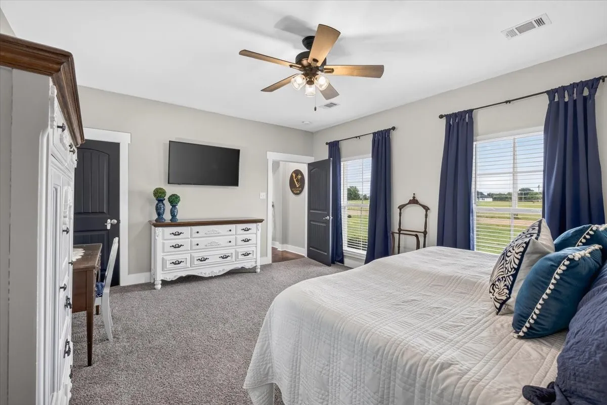 Single Family Residence For Sale in Henderson County , 114 Lakewood Road, Trinidad, Texas 75163, 3 Bedroom, 3 Bathroom, 2 Garage spaces, 2,153 Sqft, built in 2020, mls#21308979, Real Estate Agent in Trinidad, Homes For Sale in Henderson county, Homes For Sale in Trinidad, Realtor in Trinidad Texas, Real Estate Brokerage Independent Realty Texas, Luminita Cordes Realtor