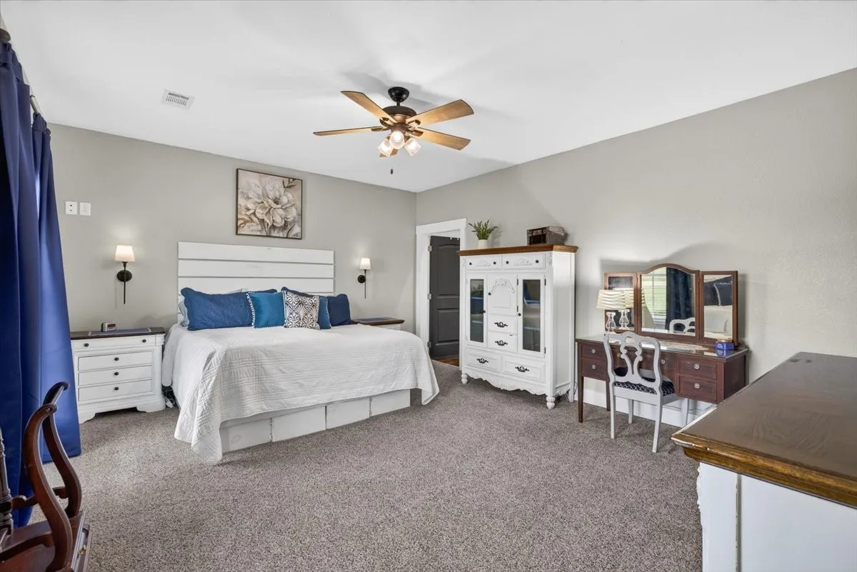 Single Family Residence For Sale in Henderson County , 114 Lakewood Road, Trinidad, Texas 75163, 3 Bedroom, 3 Bathroom, 2 Garage spaces, 2,153 Sqft, built in 2020, mls#21308979, Real Estate Agent in Trinidad, Homes For Sale in Henderson county, Homes For Sale in Trinidad, Realtor in Trinidad Texas, Real Estate Brokerage Independent Realty Texas, Luminita Cordes Realtor