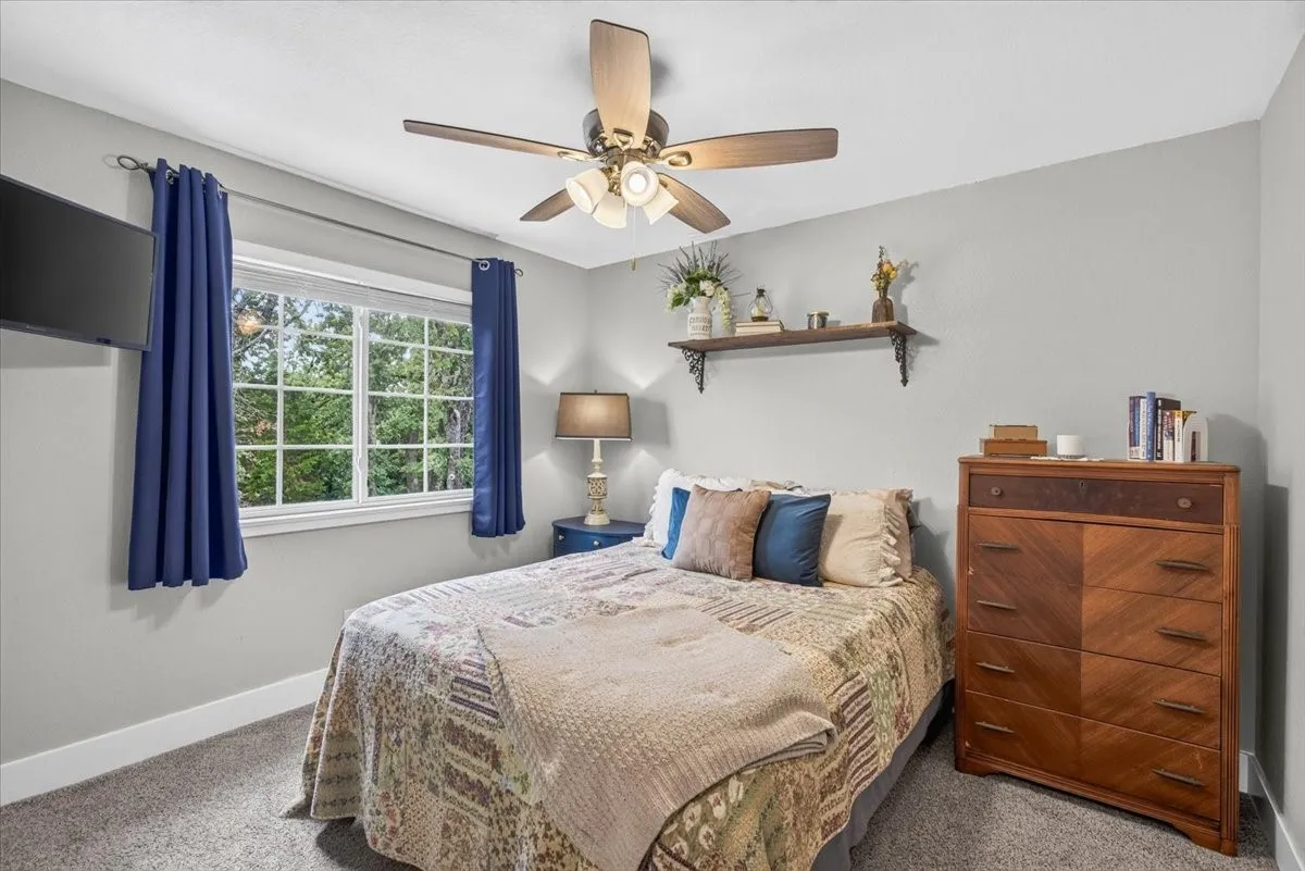 Single Family Residence For Sale in Henderson County , 114 Lakewood Road, Trinidad, Texas 75163, 3 Bedroom, 3 Bathroom, 2 Garage spaces, 2,153 Sqft, built in 2020, mls#21308979, Real Estate Agent in Trinidad, Homes For Sale in Henderson county, Homes For Sale in Trinidad, Realtor in Trinidad Texas, Real Estate Brokerage Independent Realty Texas, Luminita Cordes Realtor