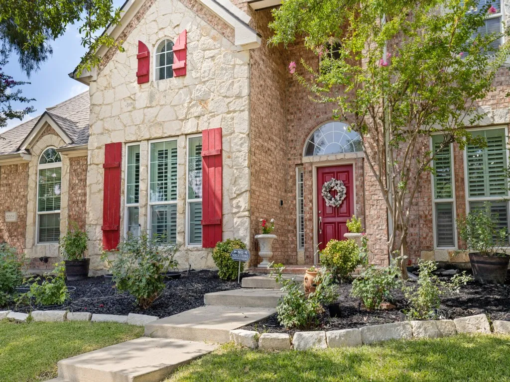 Single Family Residence For Sale in Dallas County , 2005 Saint Pierre Drive, Carrollton, Texas 75006, 4 Bedroom, 4 Bathroom, 2 Garage spaces, 3,264 Sqft, built in 1999, mls#21309181, Real Estate Agent in Carrollton, Homes For Sale in Dallas county, Homes For Sale in Carrollton, Realtor in Carrollton Texas, Real Estate Brokerage Independent Realty Texas, Luminita Cordes Realtor