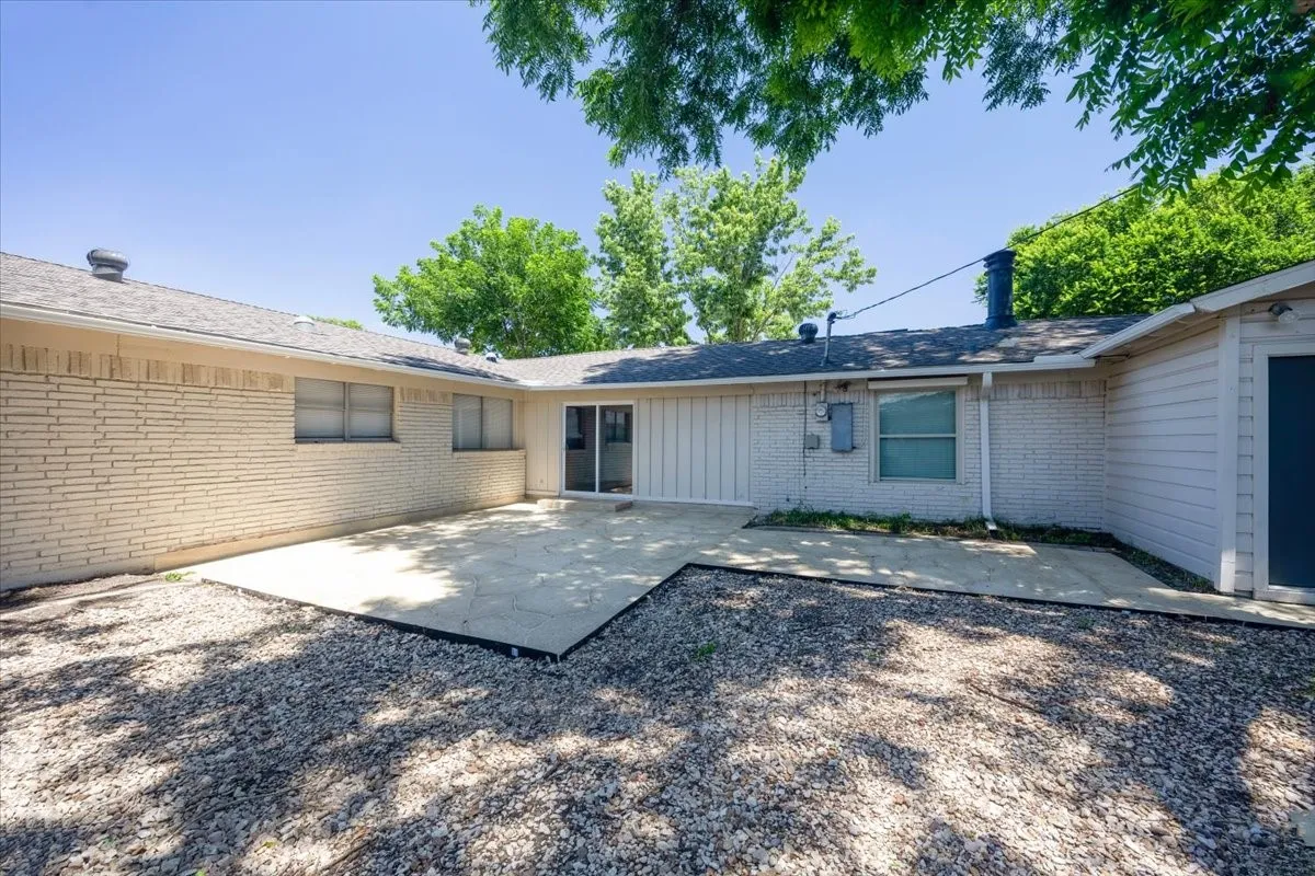 Single Family Residence For Sale in Tarrant County , 5229 Rutland Avenue, Fort Worth, Texas 76133, 3 Bedroom, 2 Bathroom, 2 Garage spaces, 2,131 Sqft, built in 1959, mls#21309066, Real Estate Agent in Fort Worth, Homes For Sale in Tarrant county, Homes For Sale in Fort Worth, Realtor in Fort Worth Texas, Real Estate Brokerage Independent Realty Texas, Luminita Cordes Realtor