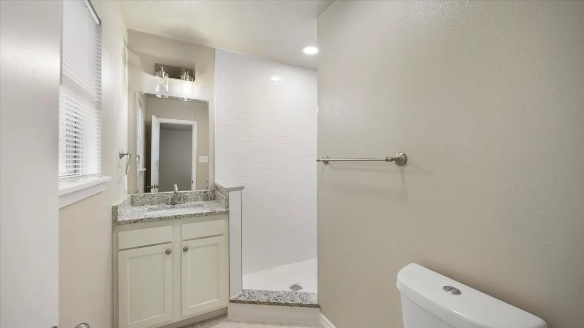 Single Family Residence For Sale in Tarrant County , 5229 Rutland Avenue, Fort Worth, Texas 76133, 3 Bedroom, 2 Bathroom, 2 Garage spaces, 2,131 Sqft, built in 1959, mls#21309066, Real Estate Agent in Fort Worth, Homes For Sale in Tarrant county, Homes For Sale in Fort Worth, Realtor in Fort Worth Texas, Real Estate Brokerage Independent Realty Texas, Luminita Cordes Realtor