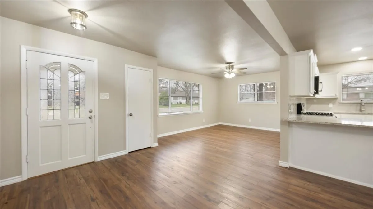 Single Family Residence For Sale in Tarrant County , 5229 Rutland Avenue, Fort Worth, Texas 76133, 3 Bedroom, 2 Bathroom, 2 Garage spaces, 2,131 Sqft, built in 1959, mls#21309066, Real Estate Agent in Fort Worth, Homes For Sale in Tarrant county, Homes For Sale in Fort Worth, Realtor in Fort Worth Texas, Real Estate Brokerage Independent Realty Texas, Luminita Cordes Realtor