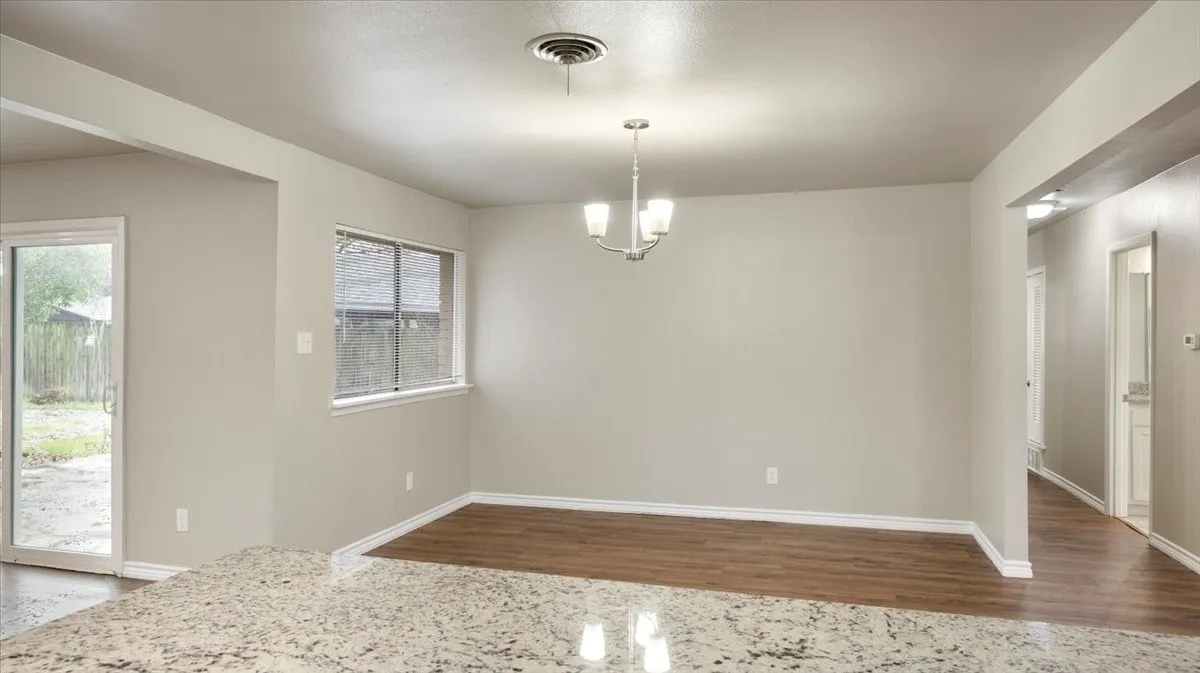 Single Family Residence For Sale in Tarrant County , 5229 Rutland Avenue, Fort Worth, Texas 76133, 3 Bedroom, 2 Bathroom, 2 Garage spaces, 2,131 Sqft, built in 1959, mls#21309066, Real Estate Agent in Fort Worth, Homes For Sale in Tarrant county, Homes For Sale in Fort Worth, Realtor in Fort Worth Texas, Real Estate Brokerage Independent Realty Texas, Luminita Cordes Realtor