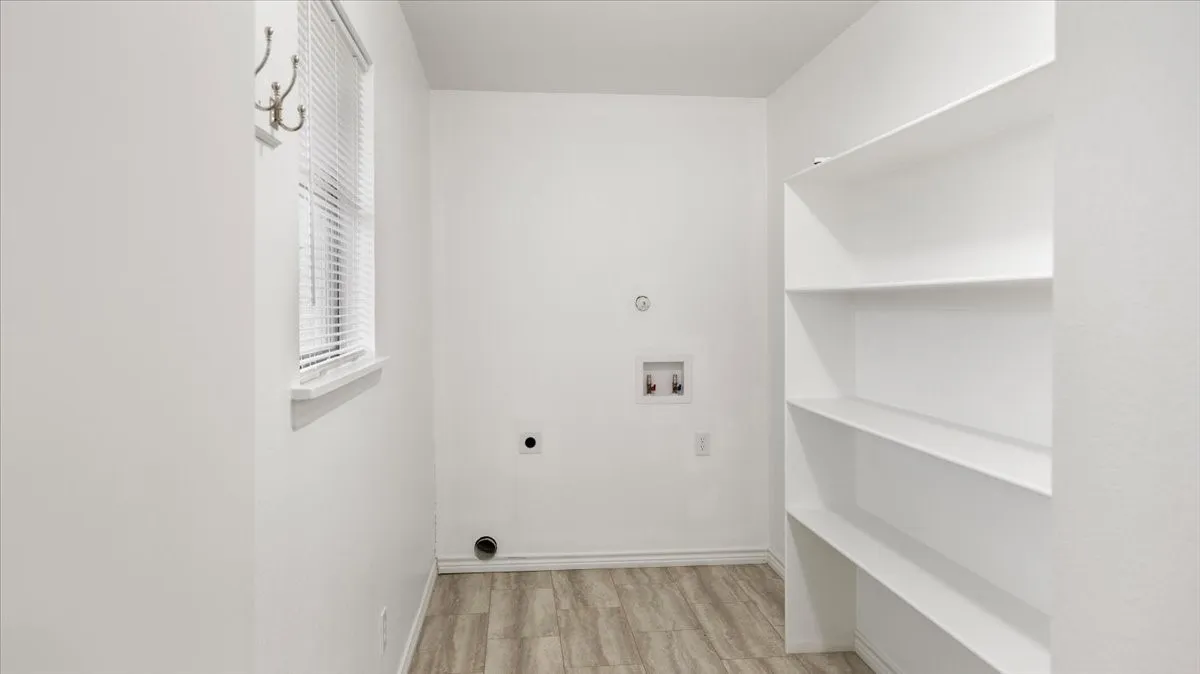 Single Family Residence For Sale in Tarrant County , 5229 Rutland Avenue, Fort Worth, Texas 76133, 3 Bedroom, 2 Bathroom, 2 Garage spaces, 2,131 Sqft, built in 1959, mls#21309066, Real Estate Agent in Fort Worth, Homes For Sale in Tarrant county, Homes For Sale in Fort Worth, Realtor in Fort Worth Texas, Real Estate Brokerage Independent Realty Texas, Luminita Cordes Realtor