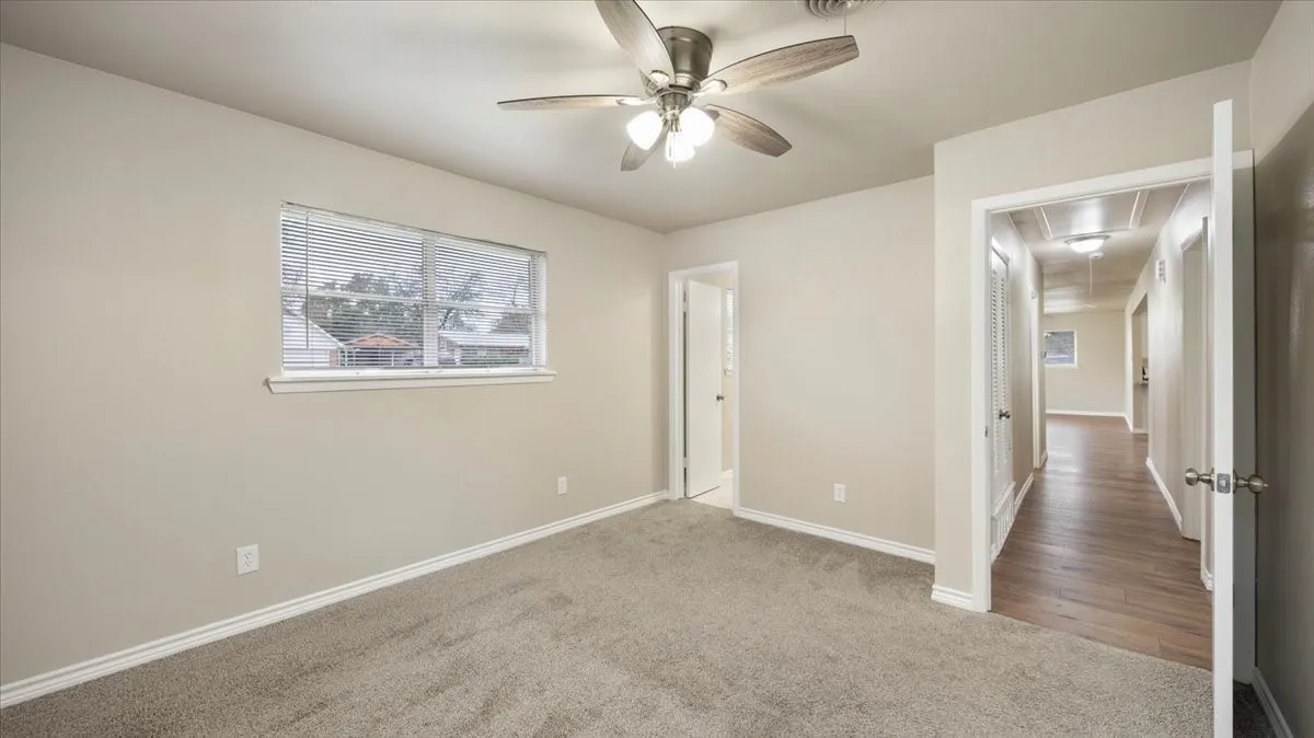 Single Family Residence For Sale in Tarrant County , 5229 Rutland Avenue, Fort Worth, Texas 76133, 3 Bedroom, 2 Bathroom, 2 Garage spaces, 2,131 Sqft, built in 1959, mls#21309066, Real Estate Agent in Fort Worth, Homes For Sale in Tarrant county, Homes For Sale in Fort Worth, Realtor in Fort Worth Texas, Real Estate Brokerage Independent Realty Texas, Luminita Cordes Realtor
