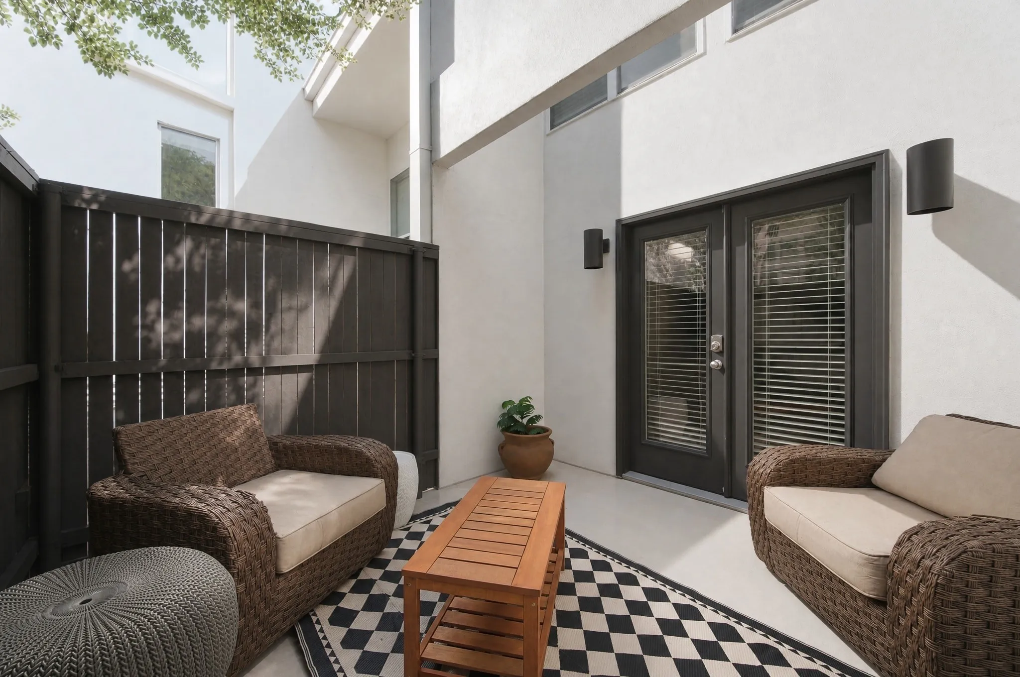 Condominium For Sale in Dallas County , 3906 Buena Vista Street 18, Dallas, Texas 75204, 2 Bedroom, 3 Bathroom, 2 Garage spaces, 1,767 Sqft, built in 1983, mls#21309159, Real Estate Agent in Dallas, Homes For Sale in Dallas county, Homes For Sale in Dallas, Realtor in Dallas Texas, Real Estate Brokerage Independent Realty Texas, Luminita Cordes Realtor