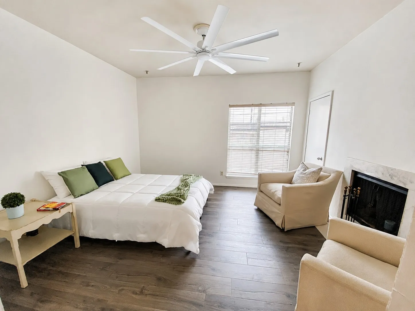 Condominium For Sale in Dallas County , 3906 Buena Vista Street 18, Dallas, Texas 75204, 2 Bedroom, 3 Bathroom, 2 Garage spaces, 1,767 Sqft, built in 1983, mls#21309159, Real Estate Agent in Dallas, Homes For Sale in Dallas county, Homes For Sale in Dallas, Realtor in Dallas Texas, Real Estate Brokerage Independent Realty Texas, Luminita Cordes Realtor