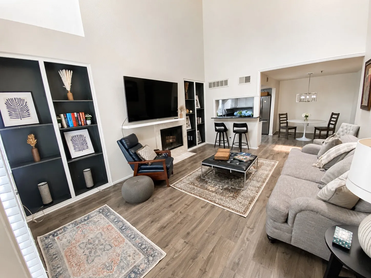 Condominium For Sale in Dallas County , 3906 Buena Vista Street 18, Dallas, Texas 75204, 2 Bedroom, 3 Bathroom, 2 Garage spaces, 1,767 Sqft, built in 1983, mls#21309159, Real Estate Agent in Dallas, Homes For Sale in Dallas county, Homes For Sale in Dallas, Realtor in Dallas Texas, Real Estate Brokerage Independent Realty Texas, Luminita Cordes Realtor