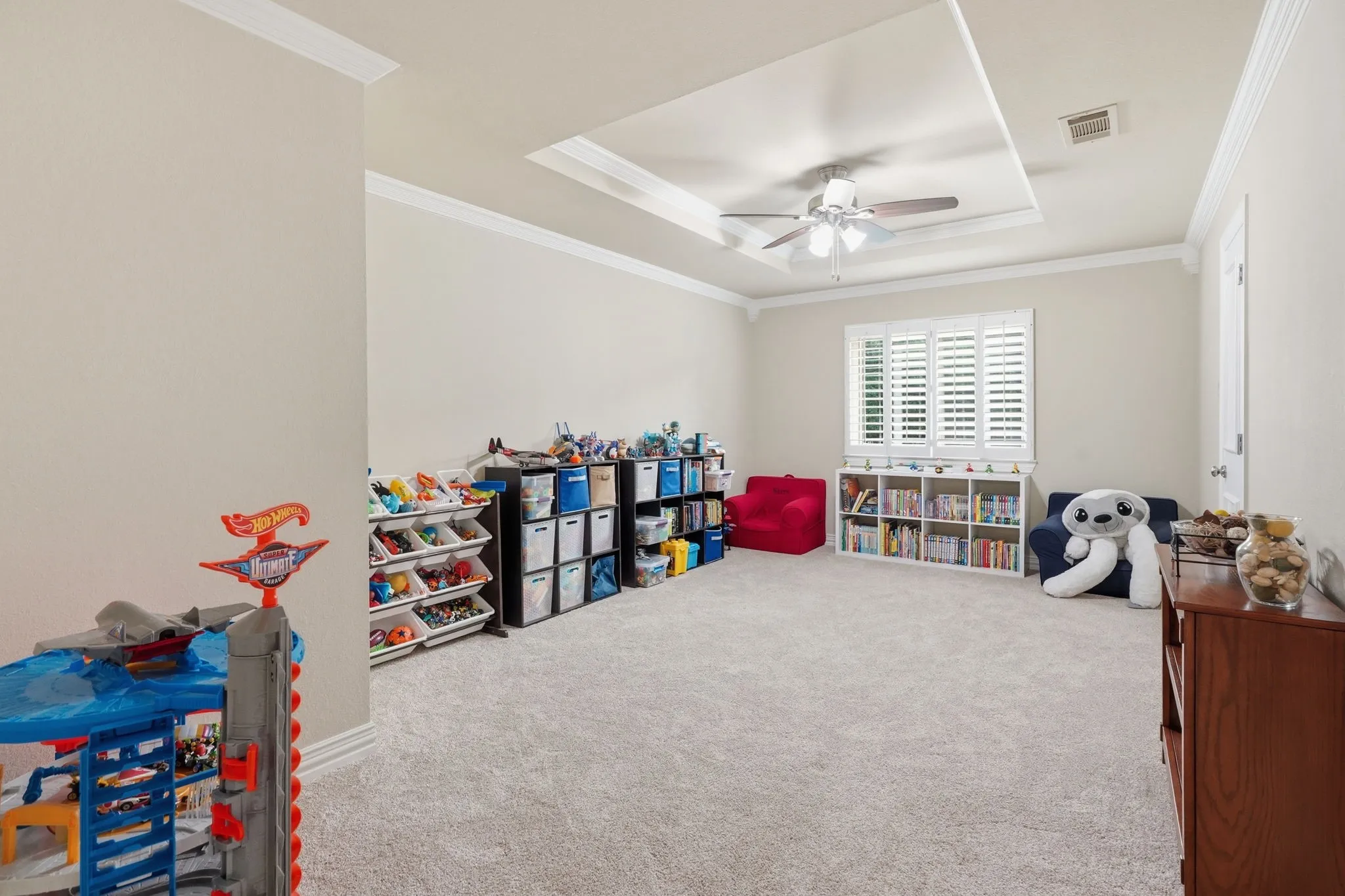 Single Family Residence For Sale in Tarrant County , 1016 Meandering Woods Drive, Keller, Texas 76248, 5 Bedroom, 4 Bathroom, 3 Garage spaces, 4,023 Sqft, built in 2001, mls#21284041, Real Estate Agent in Keller, Homes For Sale in Tarrant county, Homes For Sale in Keller, Realtor in Keller Texas, Real Estate Brokerage Independent Realty Texas, Luminita Cordes Realtor