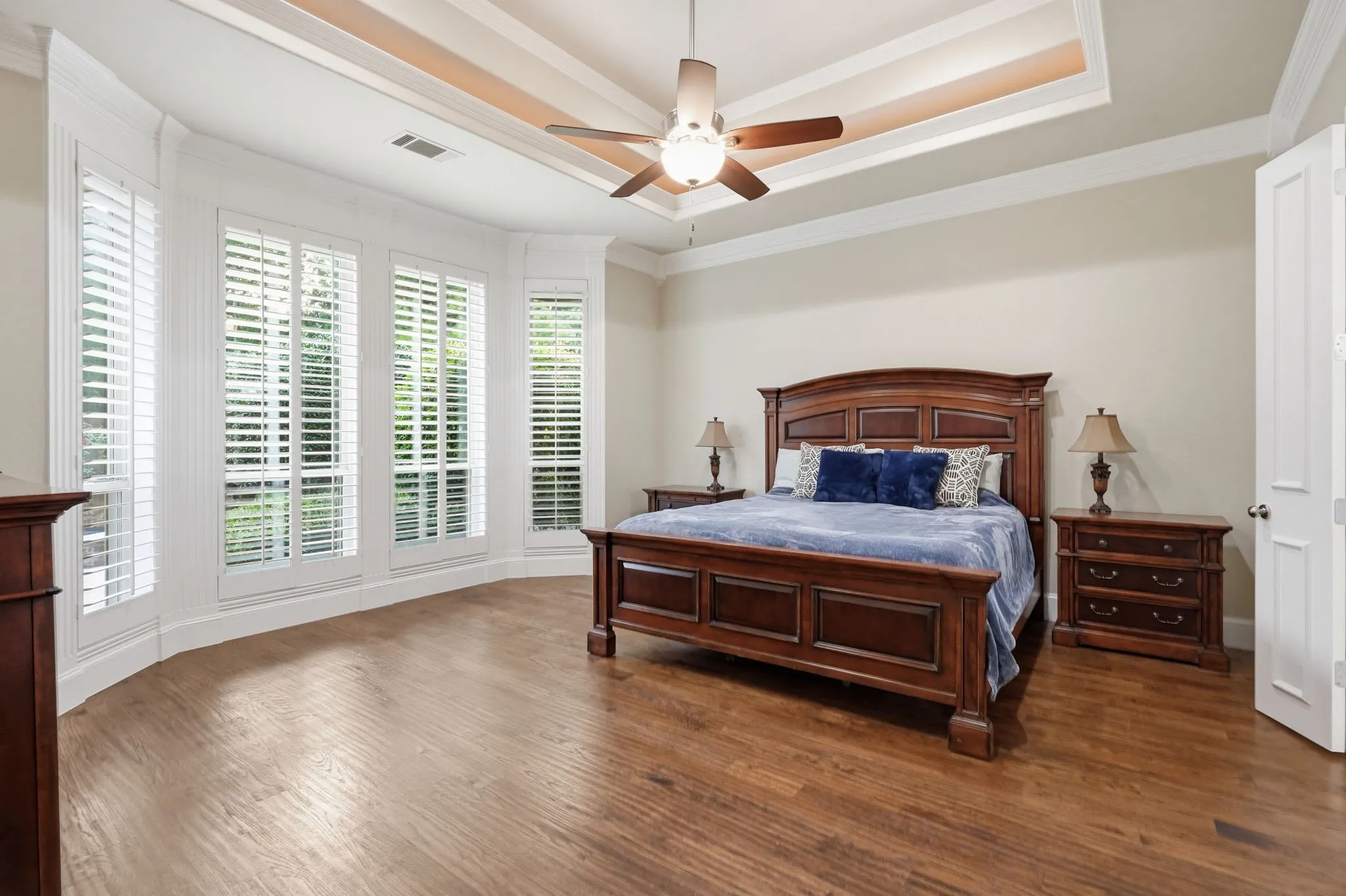 Single Family Residence For Sale in Tarrant County , 1016 Meandering Woods Drive, Keller, Texas 76248, 5 Bedroom, 4 Bathroom, 3 Garage spaces, 4,023 Sqft, built in 2001, mls#21284041, Real Estate Agent in Keller, Homes For Sale in Tarrant county, Homes For Sale in Keller, Realtor in Keller Texas, Real Estate Brokerage Independent Realty Texas, Luminita Cordes Realtor