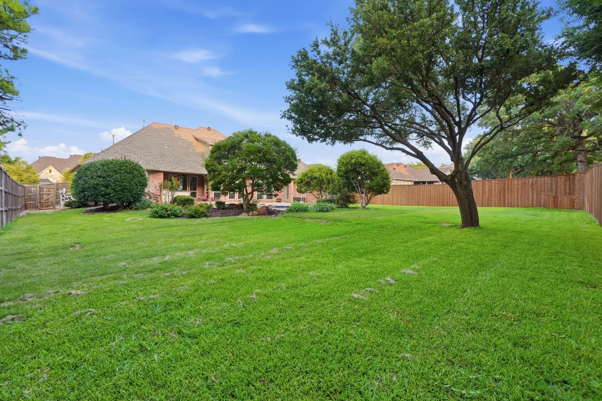 Single Family Residence For Sale in Tarrant County , 1016 Meandering Woods Drive, Keller, Texas 76248, 5 Bedroom, 4 Bathroom, 3 Garage spaces, 4,023 Sqft, built in 2001, mls#21284041, Real Estate Agent in Keller, Homes For Sale in Tarrant county, Homes For Sale in Keller, Realtor in Keller Texas, Real Estate Brokerage Independent Realty Texas, Luminita Cordes Realtor