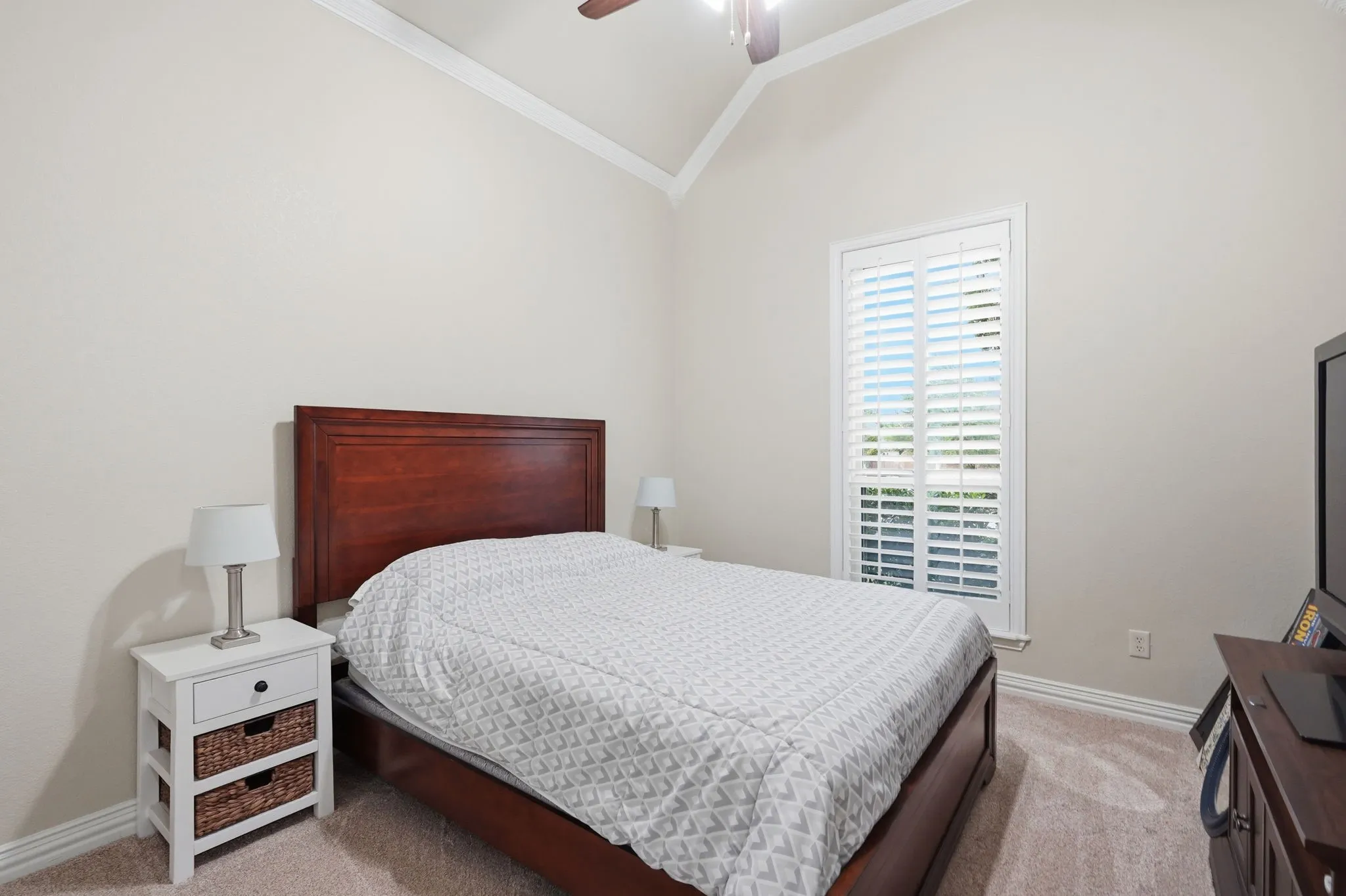 Single Family Residence For Sale in Tarrant County , 1016 Meandering Woods Drive, Keller, Texas 76248, 5 Bedroom, 4 Bathroom, 3 Garage spaces, 4,023 Sqft, built in 2001, mls#21284041, Real Estate Agent in Keller, Homes For Sale in Tarrant county, Homes For Sale in Keller, Realtor in Keller Texas, Real Estate Brokerage Independent Realty Texas, Luminita Cordes Realtor