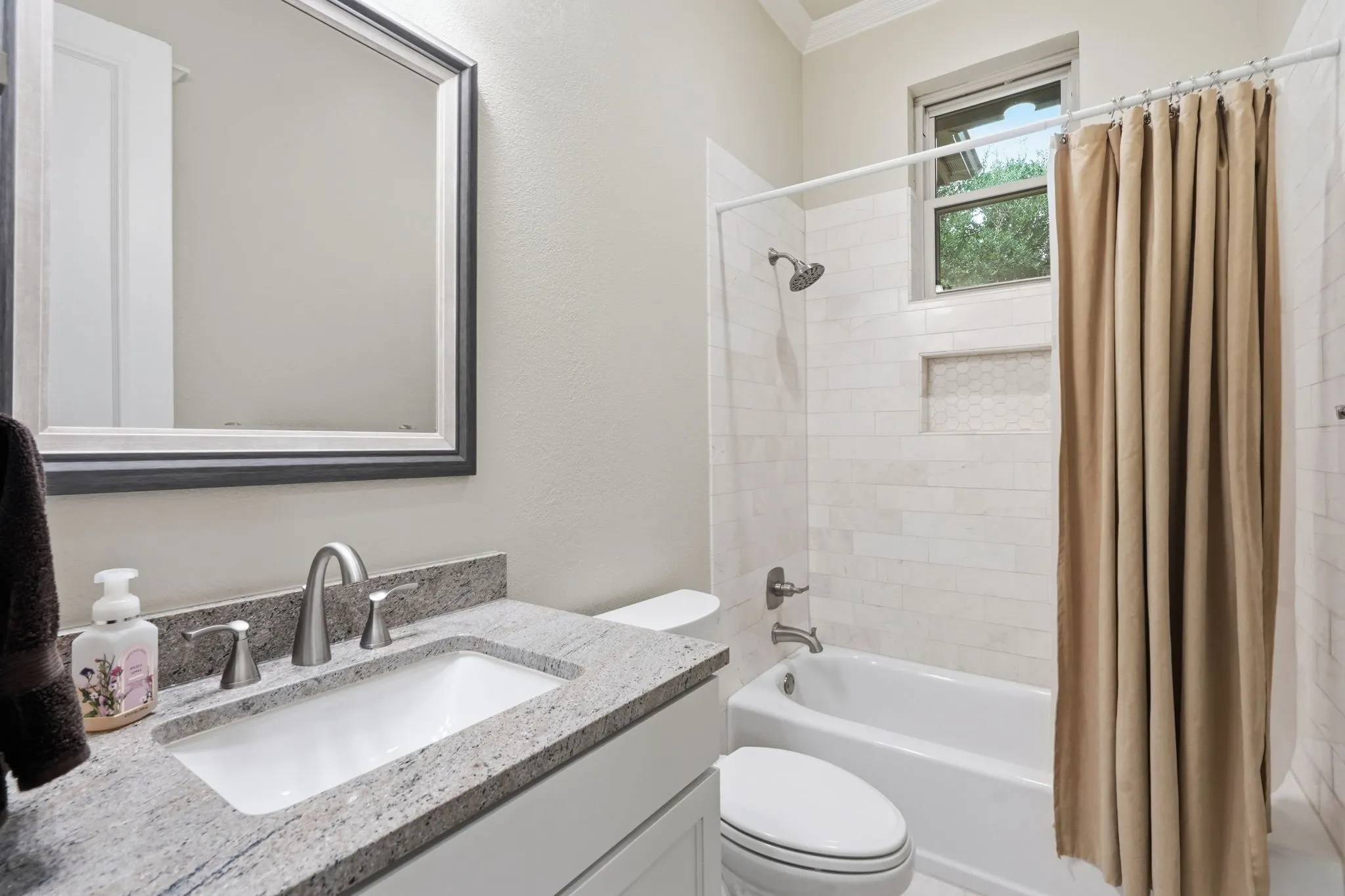 Single Family Residence For Sale in Tarrant County , 1016 Meandering Woods Drive, Keller, Texas 76248, 5 Bedroom, 4 Bathroom, 3 Garage spaces, 4,023 Sqft, built in 2001, mls#21284041, Real Estate Agent in Keller, Homes For Sale in Tarrant county, Homes For Sale in Keller, Realtor in Keller Texas, Real Estate Brokerage Independent Realty Texas, Luminita Cordes Realtor