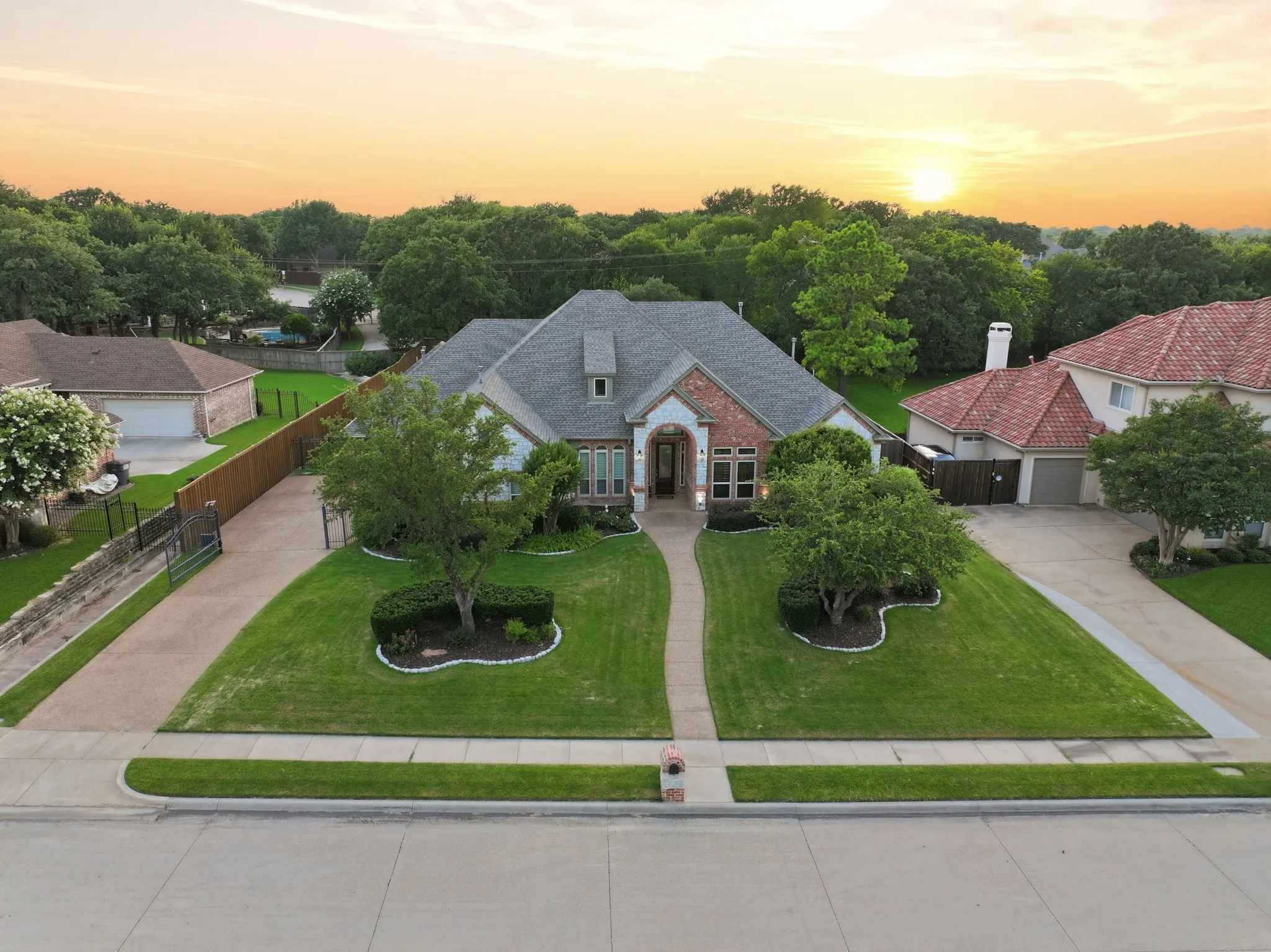 Single Family Residence For Sale in Tarrant County , 1016 Meandering Woods Drive, Keller, Texas 76248, 5 Bedroom, 4 Bathroom, 3 Garage spaces, 4,023 Sqft, built in 2001, mls#21284041, Real Estate Agent in Keller, Homes For Sale in Tarrant county, Homes For Sale in Keller, Realtor in Keller Texas, Real Estate Brokerage Independent Realty Texas, Luminita Cordes Realtor