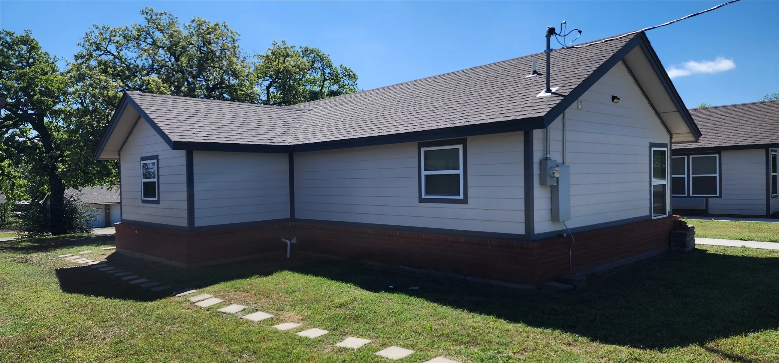 For Sale in Eastland County , 201 Bedford Street, Eastland, Texas 76448, 2 Bedroom, 2 Bathroom, Garage spaces, 0 Sqft, built in 2020, mls#21310461, Real Estate Agent in Eastland, Homes For Sale in Eastland county, Homes For Sale in Eastland, Realtor in Eastland Texas, Real Estate Brokerage Independent Realty Texas, Luminita Cordes Realtor