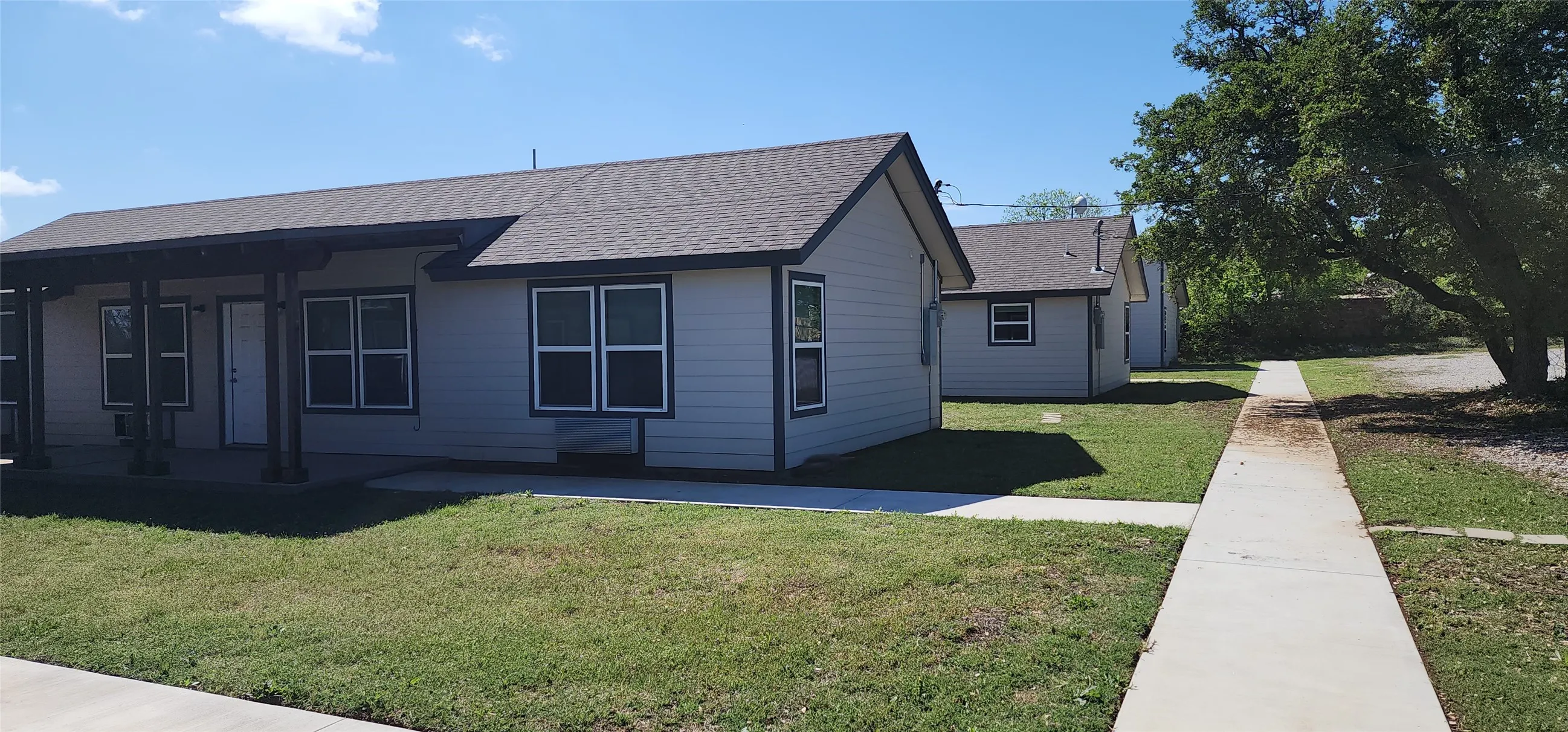 For Sale in Eastland County , 201 Bedford Street, Eastland, Texas 76448, 2 Bedroom, 2 Bathroom, Garage spaces, 0 Sqft, built in 2020, mls#21310461, Real Estate Agent in Eastland, Homes For Sale in Eastland county, Homes For Sale in Eastland, Realtor in Eastland Texas, Real Estate Brokerage Independent Realty Texas, Luminita Cordes Realtor