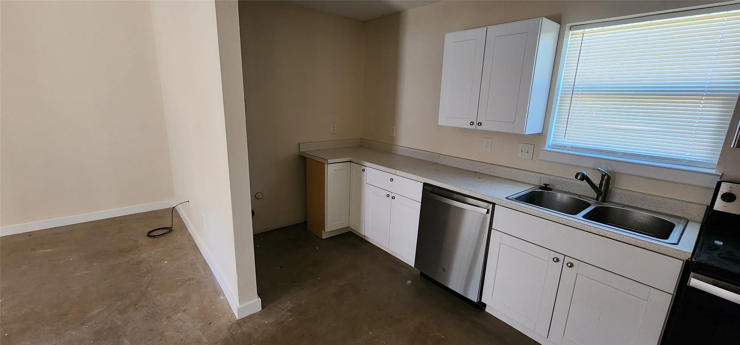 For Sale in Eastland County , 201 Bedford Street, Eastland, Texas 76448, 2 Bedroom, 2 Bathroom, Garage spaces, 0 Sqft, built in 2020, mls#21310461, Real Estate Agent in Eastland, Homes For Sale in Eastland county, Homes For Sale in Eastland, Realtor in Eastland Texas, Real Estate Brokerage Independent Realty Texas, Luminita Cordes Realtor