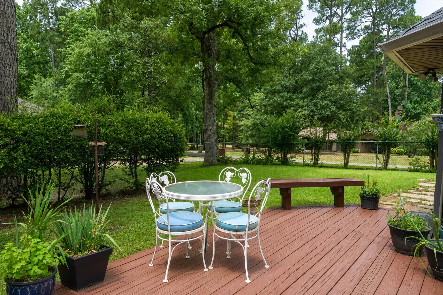 Single Family Residence For Sale in Wood County , 108 Old Barn Circle, Holly Lake Ranch, Texas 75765, 3 Bedroom, 2 Bathroom, 3 Garage spaces, 1,498 Sqft, built in 1992, mls#21305321, Real Estate Agent in Holly Lake Ranch, Homes For Sale in Wood county, Homes For Sale in Holly Lake Ranch, Realtor in Holly Lake Ranch Texas, Real Estate Brokerage Independent Realty Texas, Luminita Cordes Realtor
