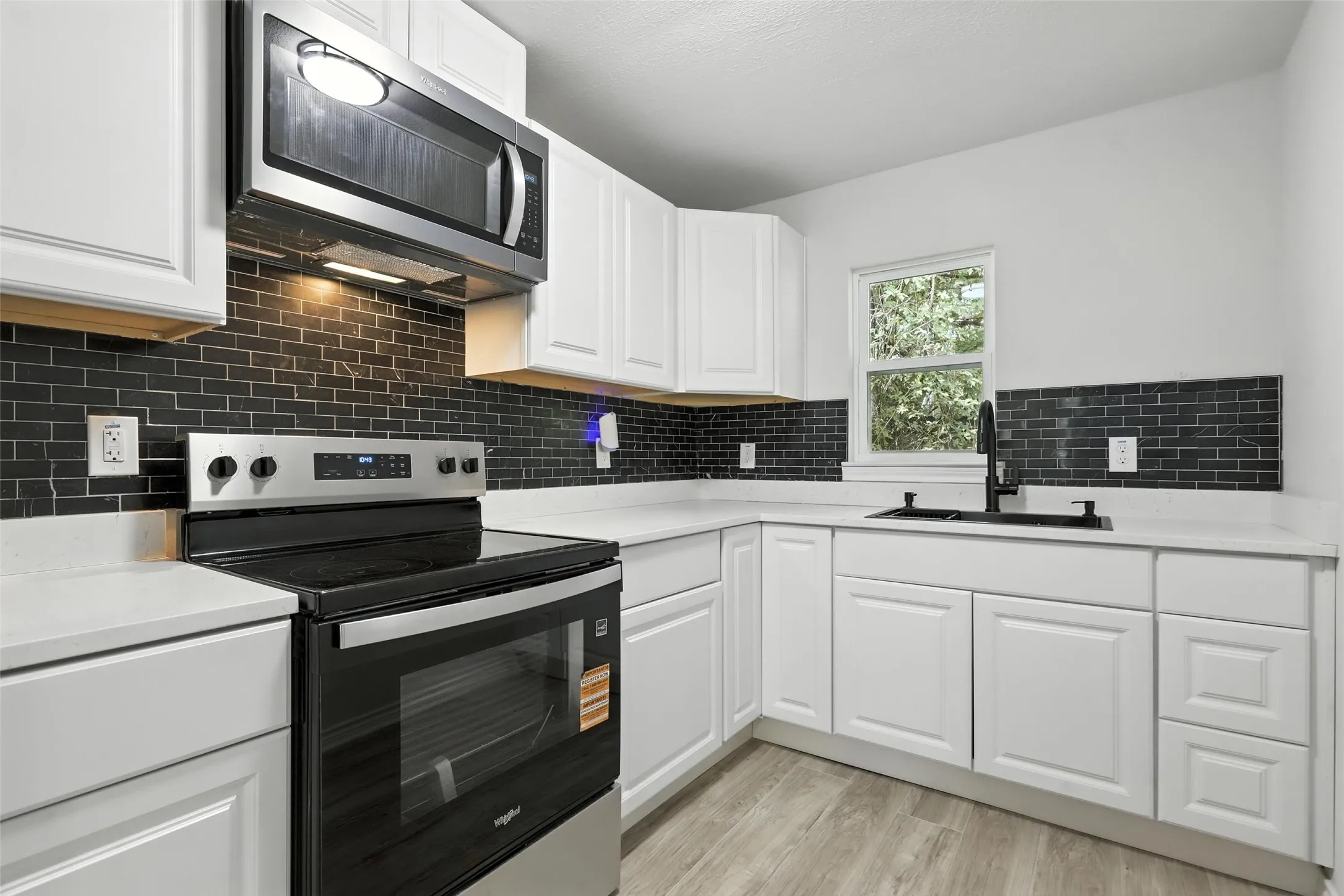 Single Family Residence For Sale in Tarrant County , 3212 Galvez Avenue, Fort Worth, Texas 76111, 2 Bedrooms, 1 Bathroom, Garage spaces, 708 Sqft, built in 1920, Price $184,000, mls#21310464, Real Estate Agent in Fort Worth, Homes For Sale in Tarrant county, Homes For Sale in Fort Worth, Realtor in Fort Worth Texas, Real Estate Brokerage Independent Realty Texas, Luminita Cordes Realtor