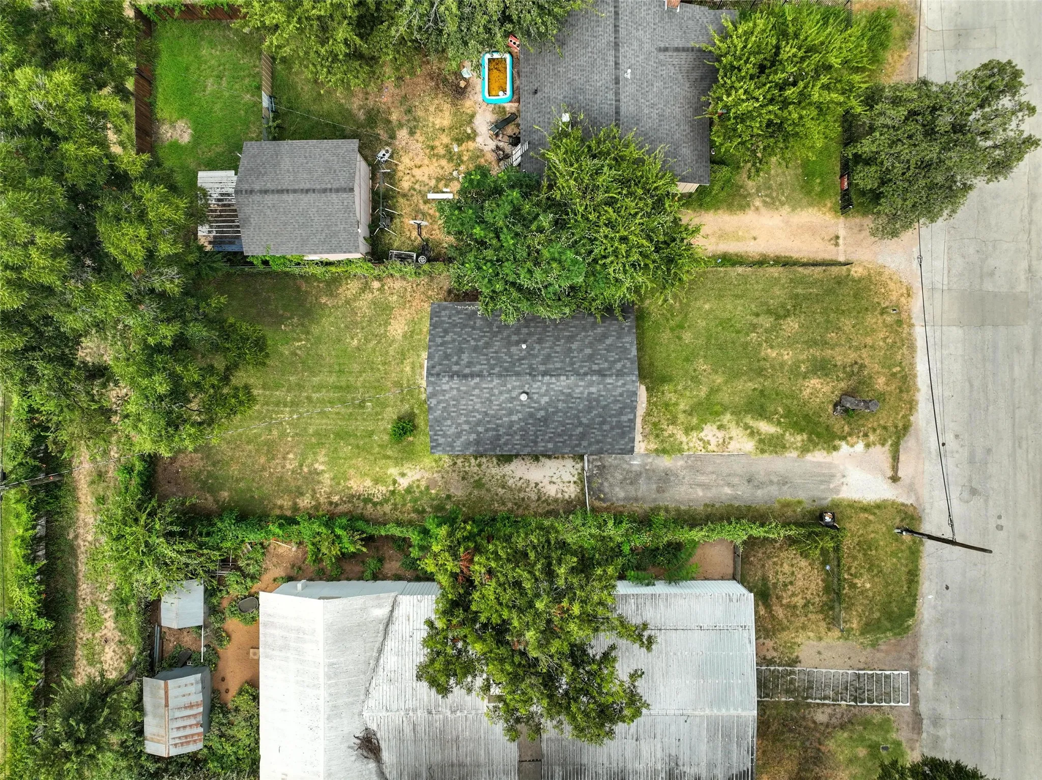 Single Family Residence For Sale in Tarrant County , 3212 Galvez Avenue, Fort Worth, Texas 76111, 2 Bedrooms, 1 Bathroom, Garage spaces, 708 Sqft, built in 1920, Price $184,000, mls#21310464, Real Estate Agent in Fort Worth, Homes For Sale in Tarrant county, Homes For Sale in Fort Worth, Realtor in Fort Worth Texas, Real Estate Brokerage Independent Realty Texas, Luminita Cordes Realtor