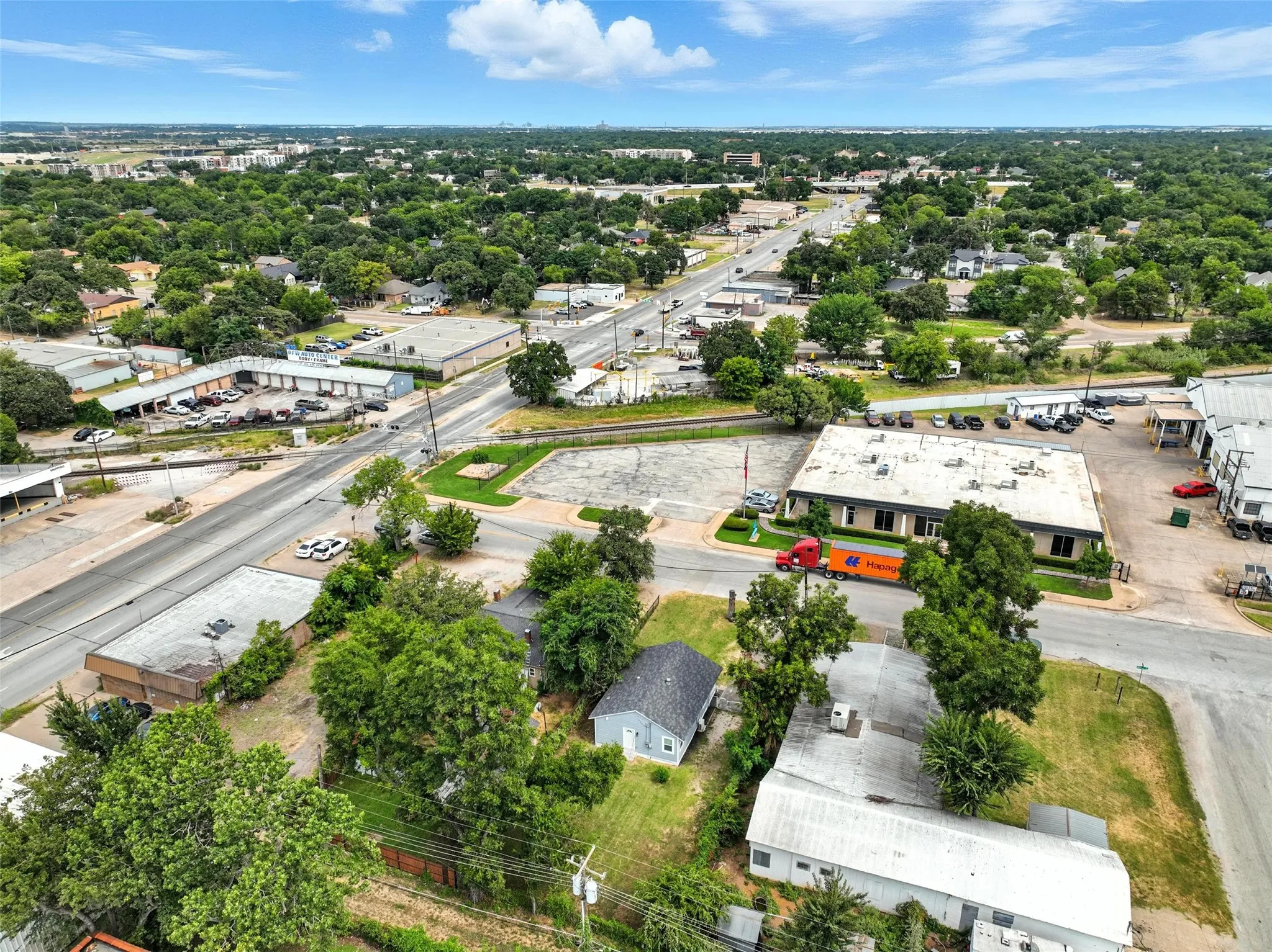 Single Family Residence For Sale in Tarrant County , 3212 Galvez Avenue, Fort Worth, Texas 76111, 2 Bedrooms, 1 Bathroom, Garage spaces, 708 Sqft, built in 1920, Price $184,000, mls#21310464, Real Estate Agent in Fort Worth, Homes For Sale in Tarrant county, Homes For Sale in Fort Worth, Realtor in Fort Worth Texas, Real Estate Brokerage Independent Realty Texas, Luminita Cordes Realtor