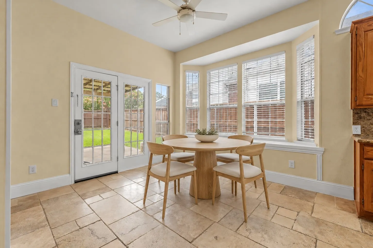 Single Family Residence For Sale in Denton County , 3607 Flagstone Drive, Carrollton, Texas 75007, 4 Bedroom, 4 Bathroom, 2 Garage spaces, 3,764 Sqft, built in 1993, mls#21310472, Real Estate Agent in Carrollton, Homes For Sale in Denton county, Homes For Sale in Carrollton, Realtor in Carrollton Texas, Real Estate Brokerage Independent Realty Texas, Luminita Cordes Realtor
