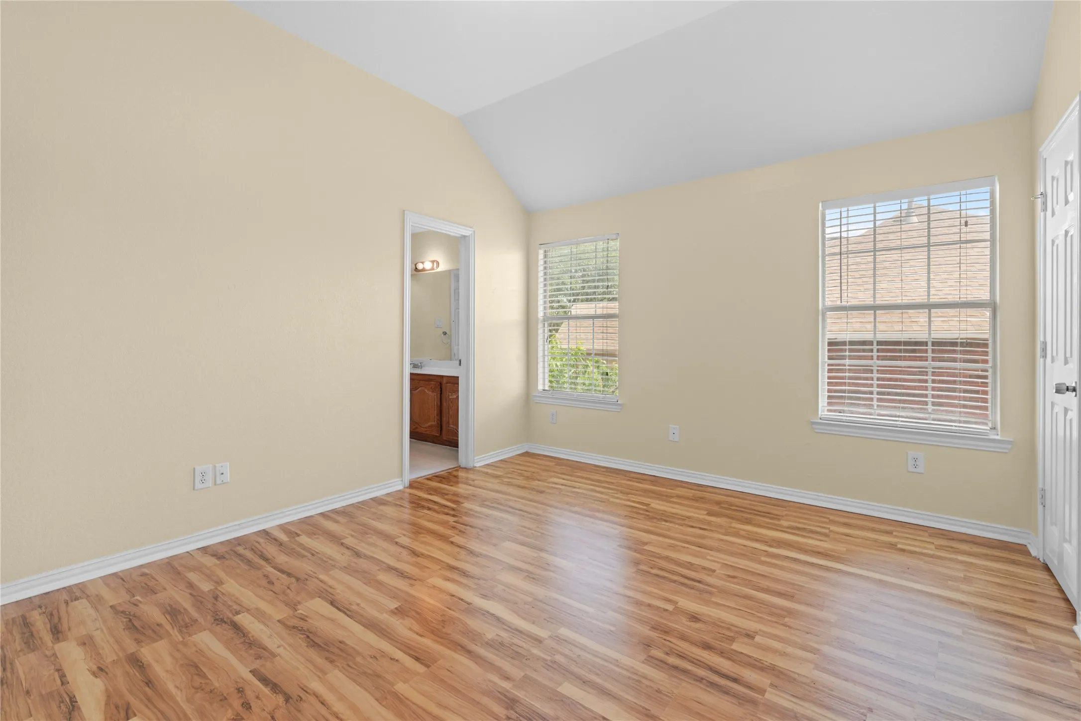 Single Family Residence For Sale in Denton County , 3607 Flagstone Drive, Carrollton, Texas 75007, 4 Bedroom, 4 Bathroom, 2 Garage spaces, 3,764 Sqft, built in 1993, mls#21310472, Real Estate Agent in Carrollton, Homes For Sale in Denton county, Homes For Sale in Carrollton, Realtor in Carrollton Texas, Real Estate Brokerage Independent Realty Texas, Luminita Cordes Realtor