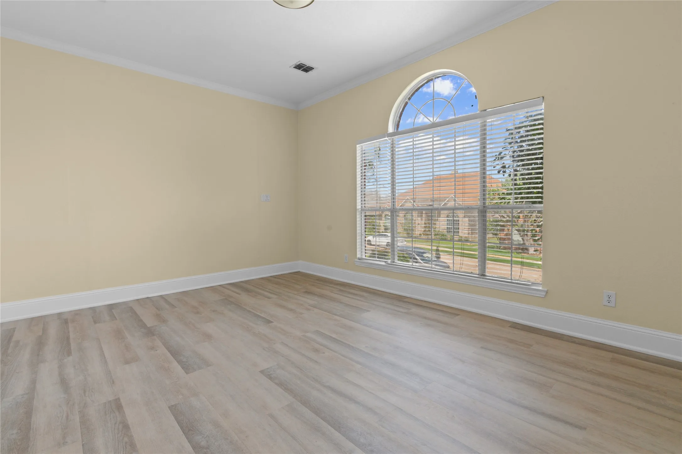 Single Family Residence For Sale in Denton County , 3607 Flagstone Drive, Carrollton, Texas 75007, 4 Bedroom, 4 Bathroom, 2 Garage spaces, 3,764 Sqft, built in 1993, mls#21310472, Real Estate Agent in Carrollton, Homes For Sale in Denton county, Homes For Sale in Carrollton, Realtor in Carrollton Texas, Real Estate Brokerage Independent Realty Texas, Luminita Cordes Realtor