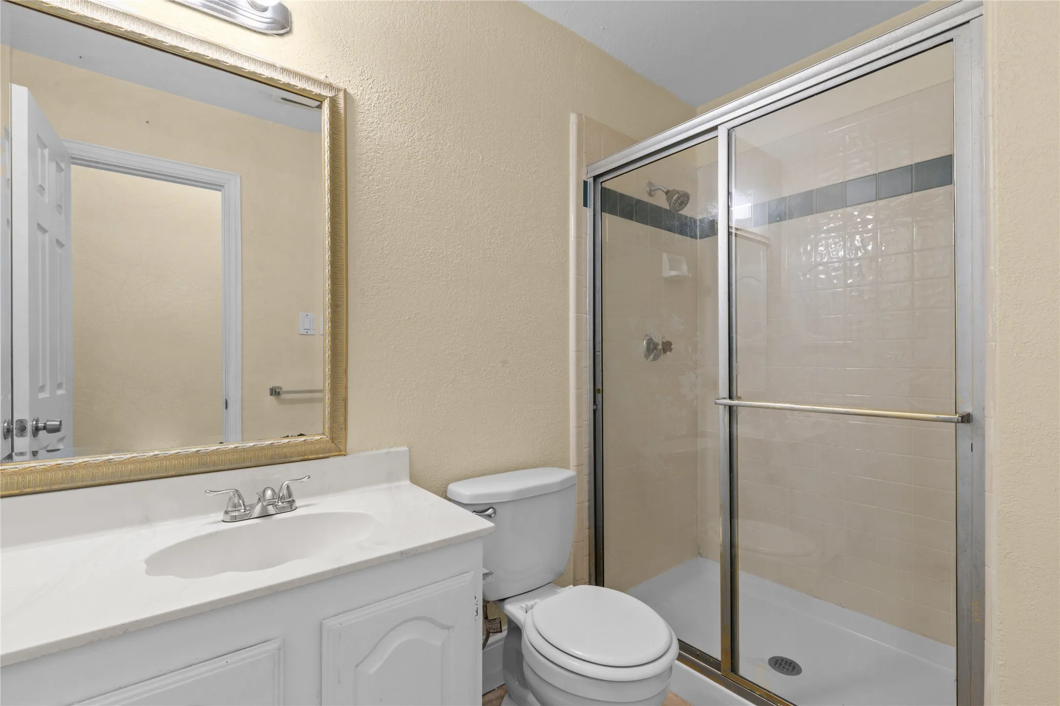 Single Family Residence For Sale in Denton County , 3607 Flagstone Drive, Carrollton, Texas 75007, 4 Bedroom, 4 Bathroom, 2 Garage spaces, 3,764 Sqft, built in 1993, mls#21310472, Real Estate Agent in Carrollton, Homes For Sale in Denton county, Homes For Sale in Carrollton, Realtor in Carrollton Texas, Real Estate Brokerage Independent Realty Texas, Luminita Cordes Realtor