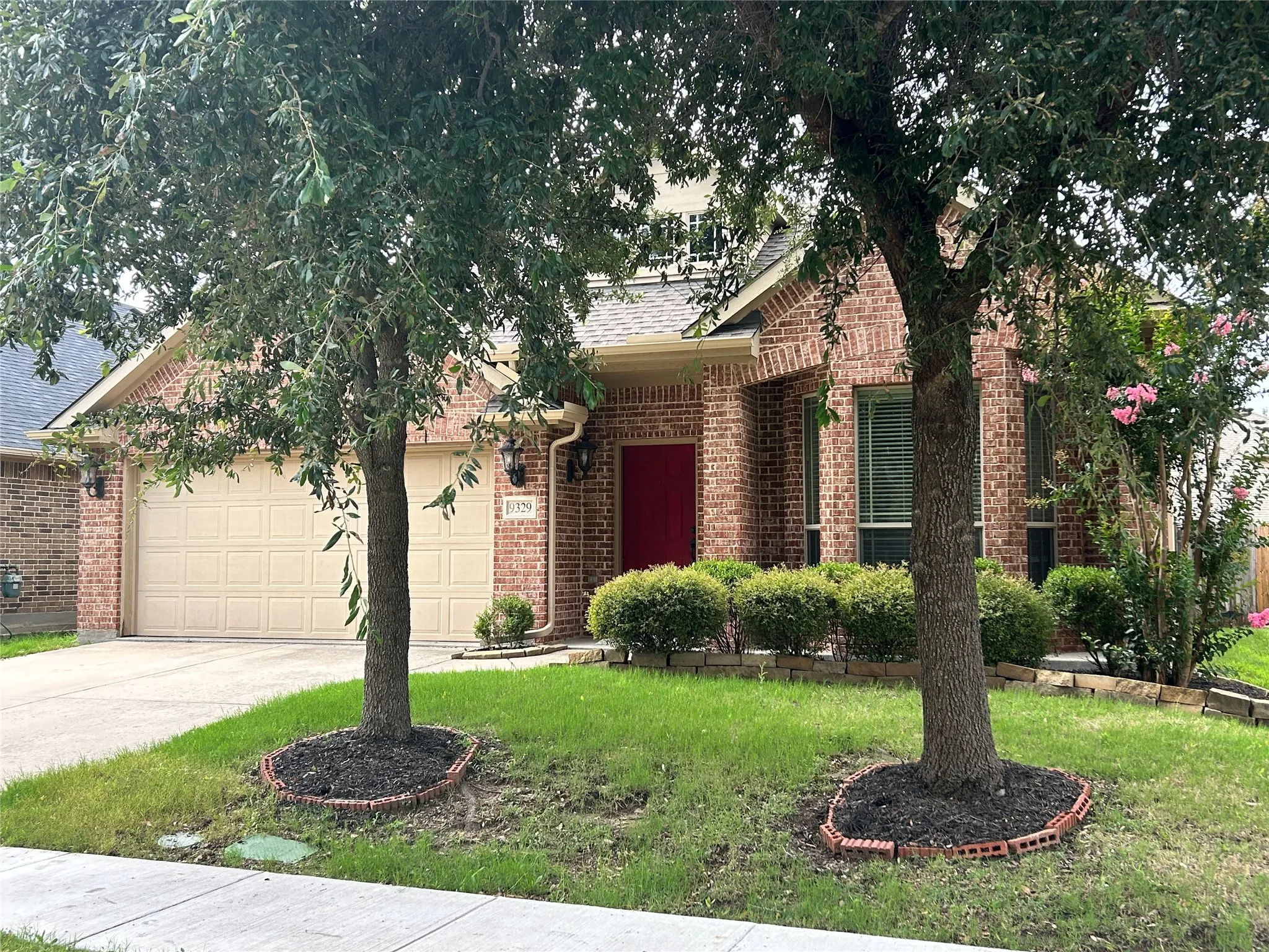 Single Family Residence For Rent in Collin County , 9329 Harrell Drive, Mc Kinney, Texas 75072, 4 Bedrooms, 2 Bathrooms, 2 Garage spaces, 2,039 Sqft, built in 2011, Price $2,490, mls#21309879, Real Estate Agent in Mc Kinney, Homes For Rent in Collin county, Homes For Rent in Mc Kinney, Realtor in Mc Kinney Texas, Real Estate Brokerage Independent Realty Texas, Luminita Cordes Realtor
